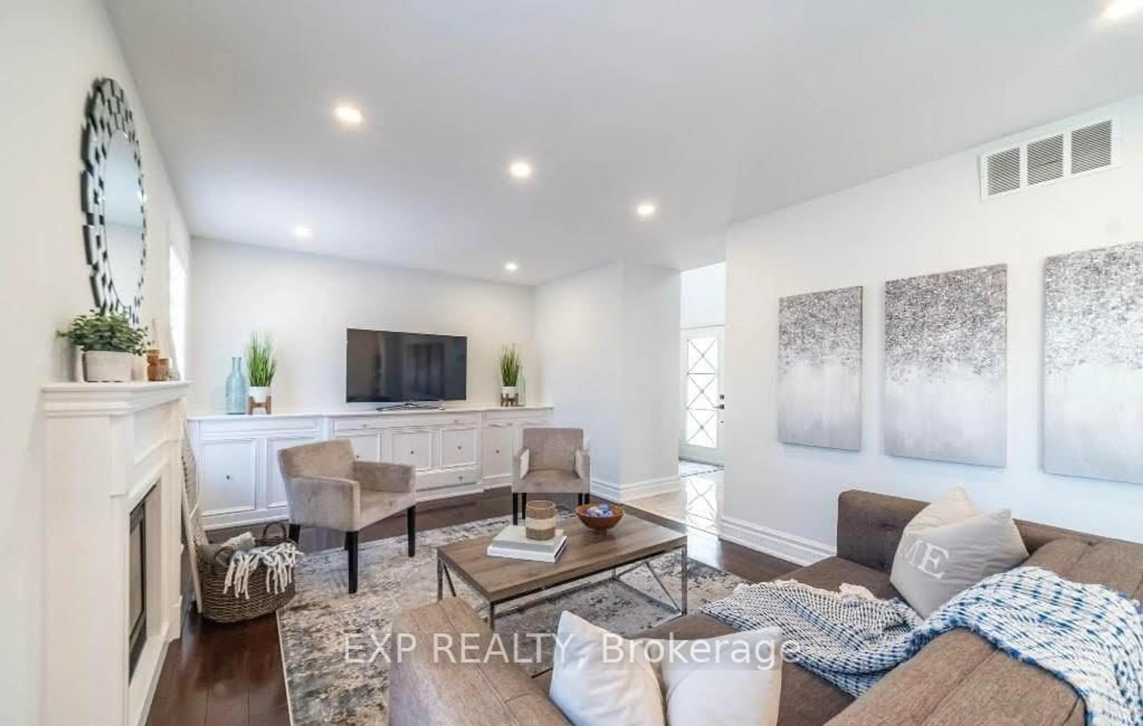 Living room with furniture, unknown for 2293 Warrington Way, Innisfil Ontario L9S 2C6