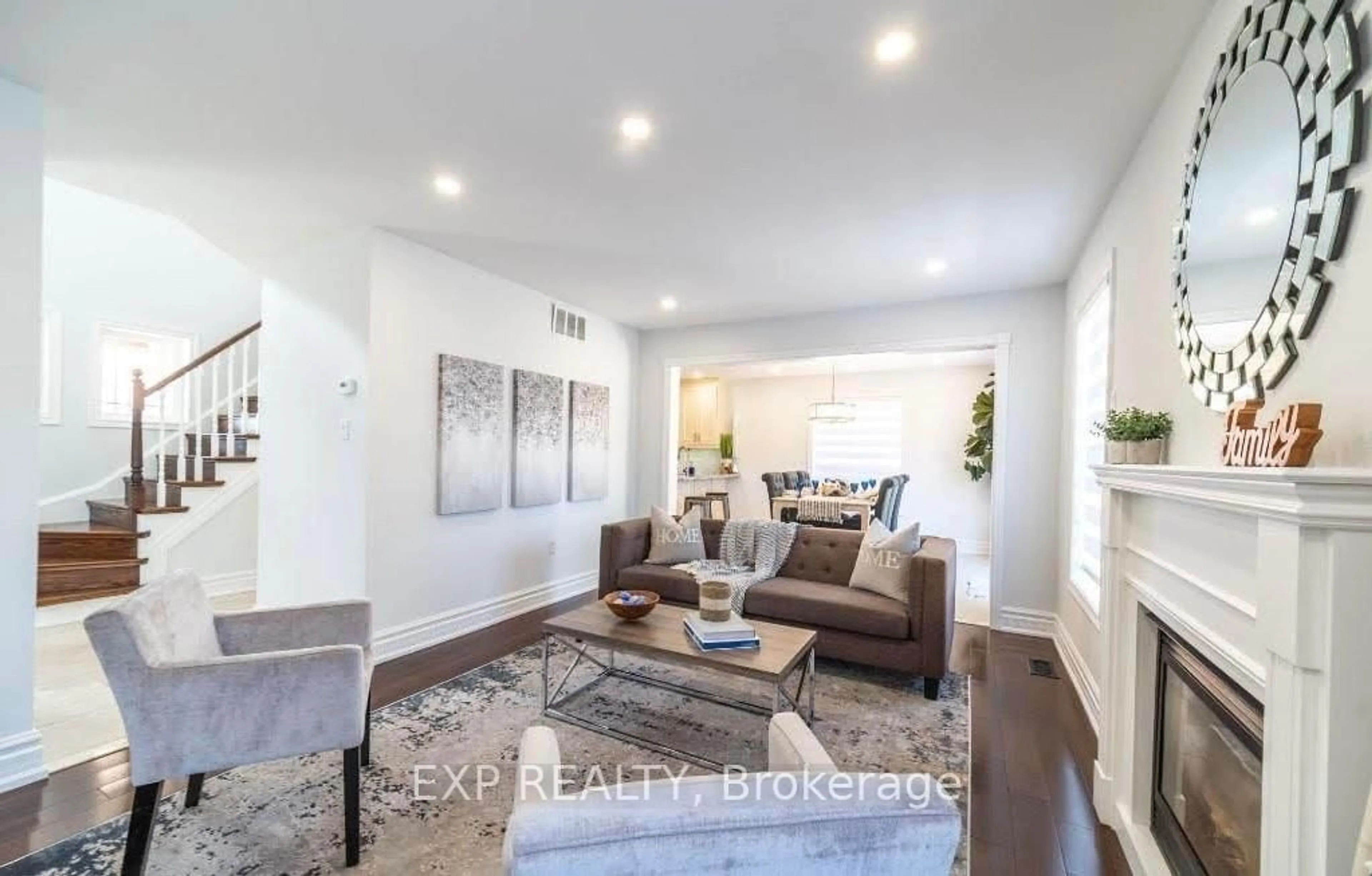 Living room with furniture, unknown for 2293 Warrington Way, Innisfil Ontario L9S 2C6