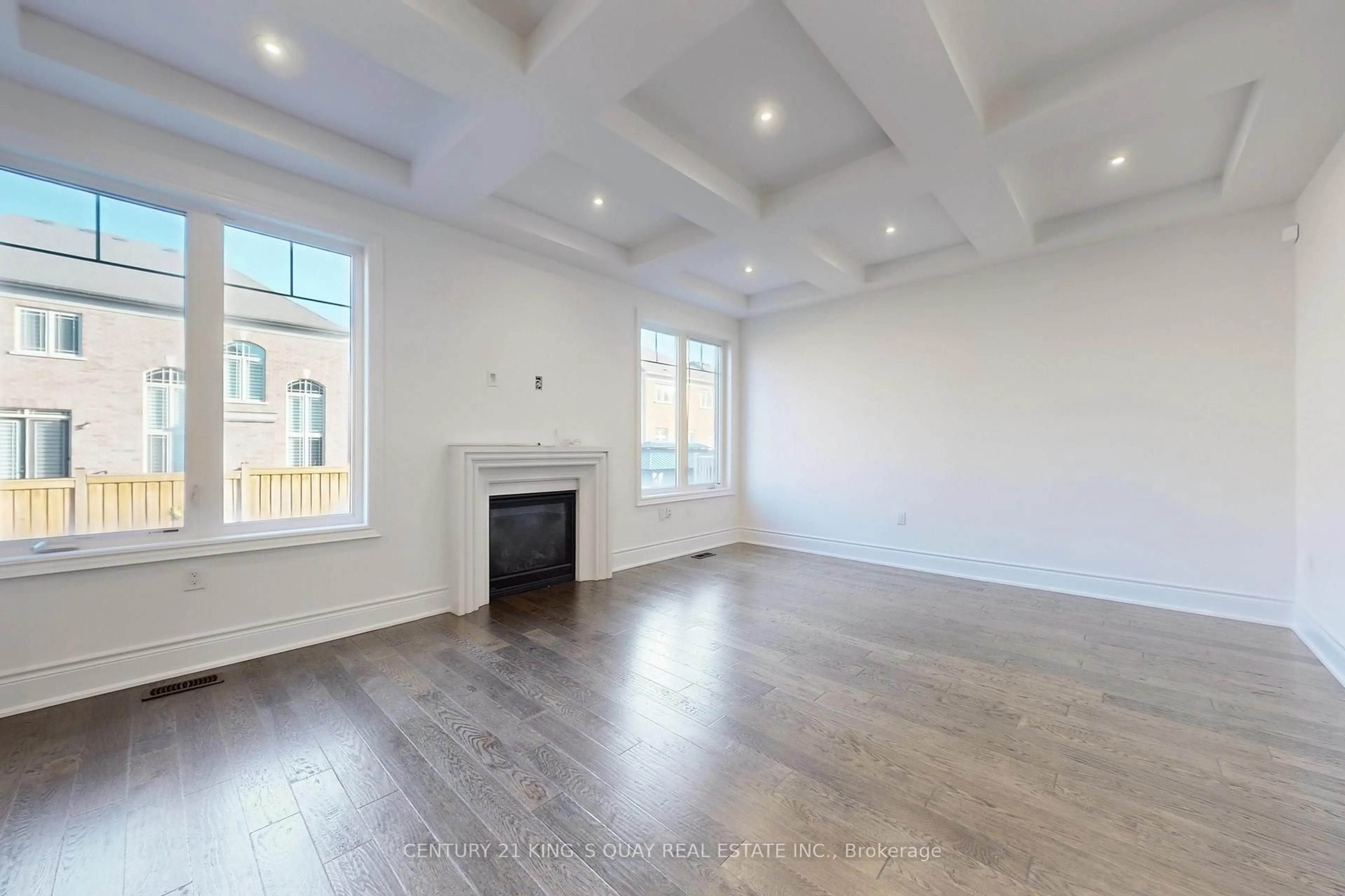 A pic of a room for 41 Torrey Pines Rd, Vaughan Ontario L4H 3X9