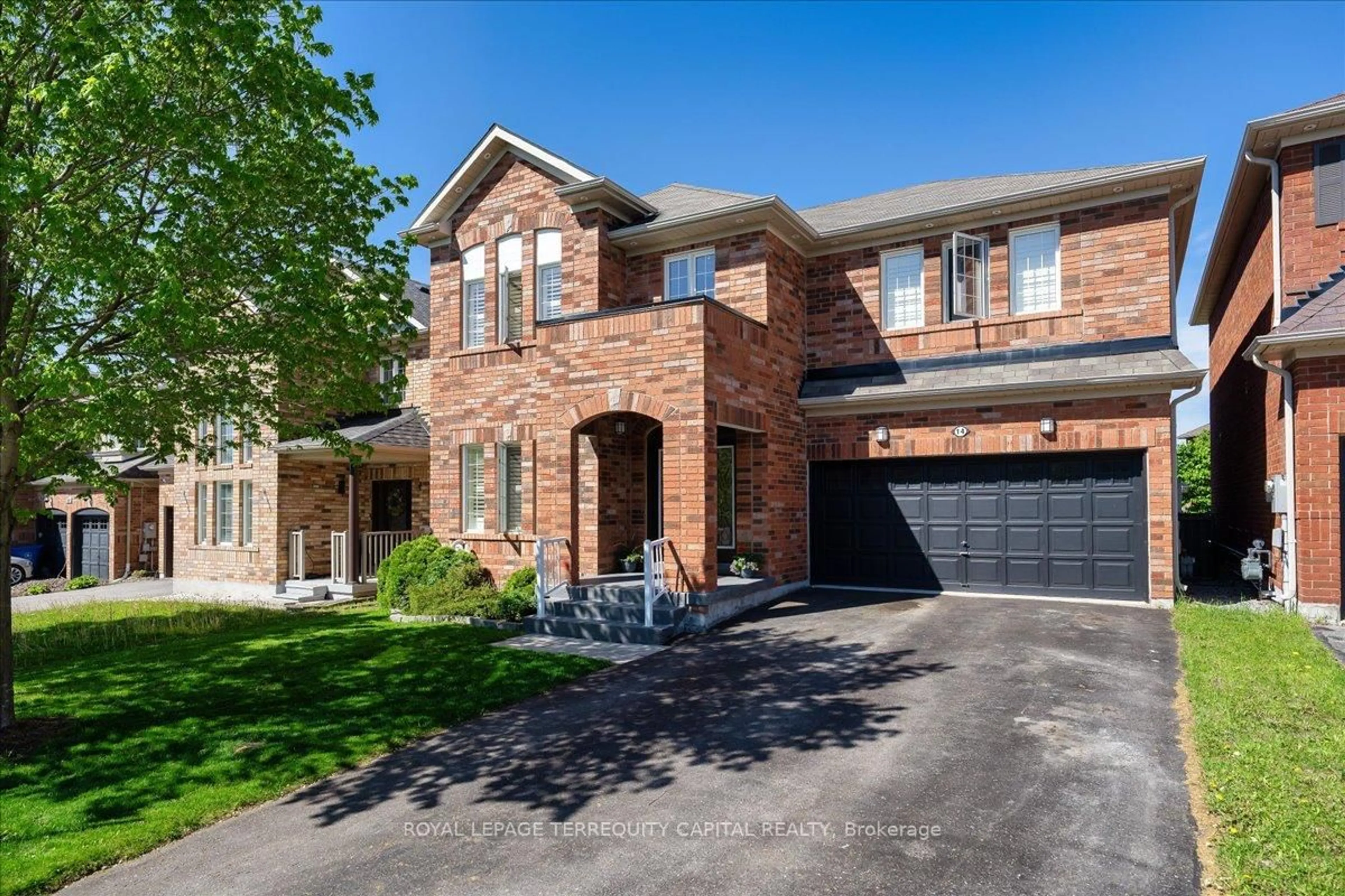 Home with brick exterior material, street for 14 Penndutch Circ, Whitchurch-Stouffville Ontario L4A 0P2