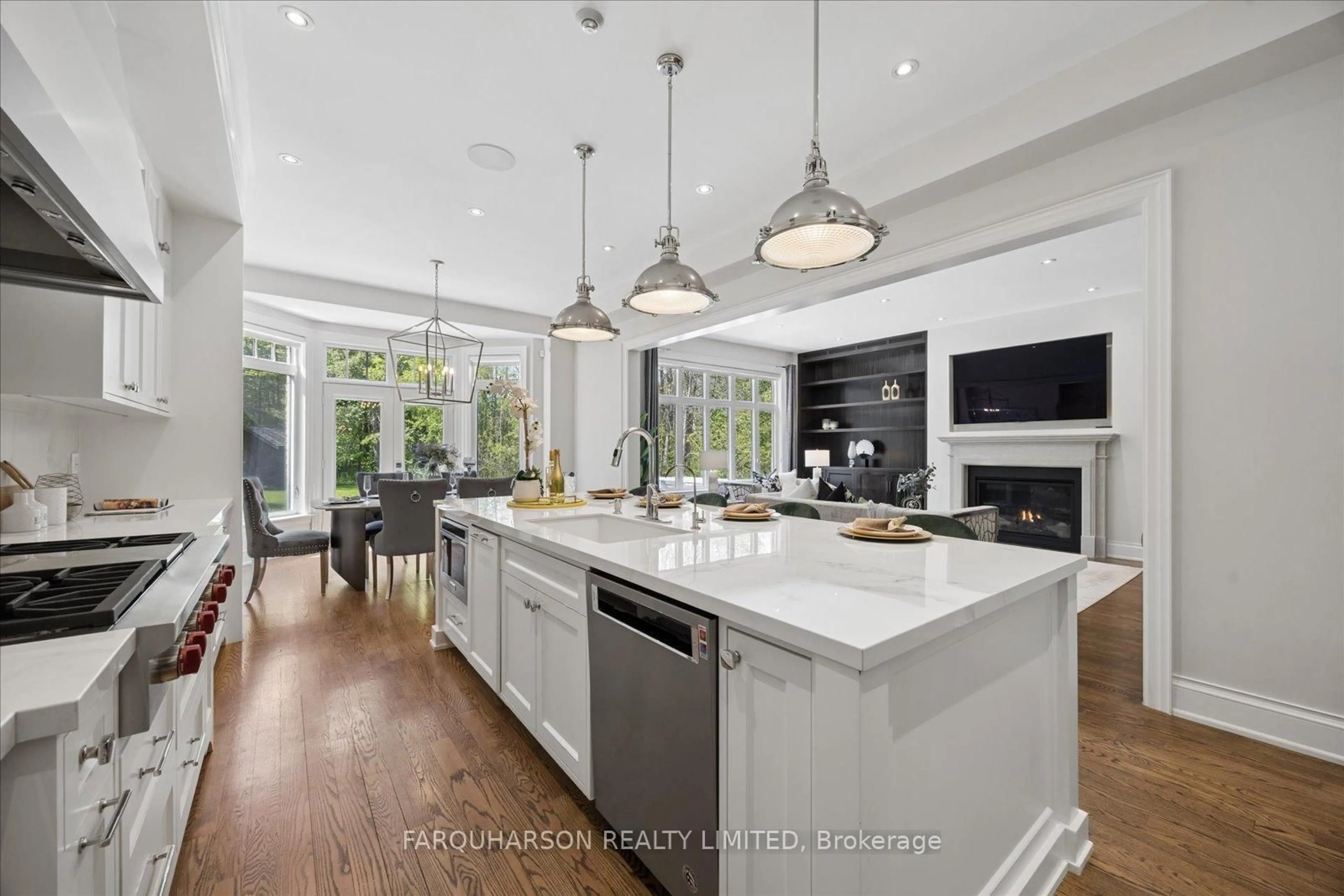 Open concept kitchen, unknown for 19 Glenhill Tr, Whitchurch-Stouffville Ontario L4A 1L9