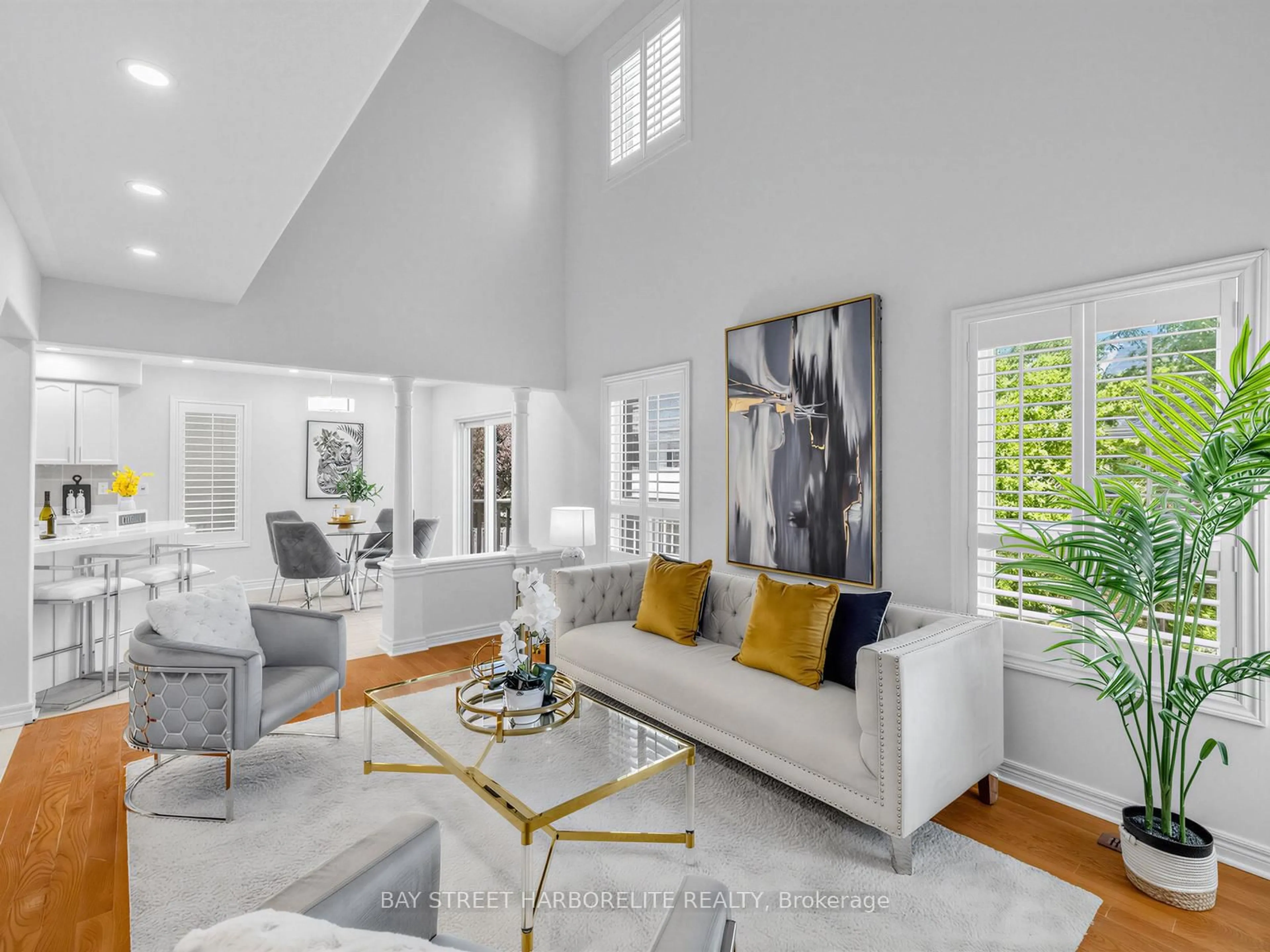 Living room with furniture, unknown for 81 Laurendale Ave, Georgina Ontario L4P 4G3