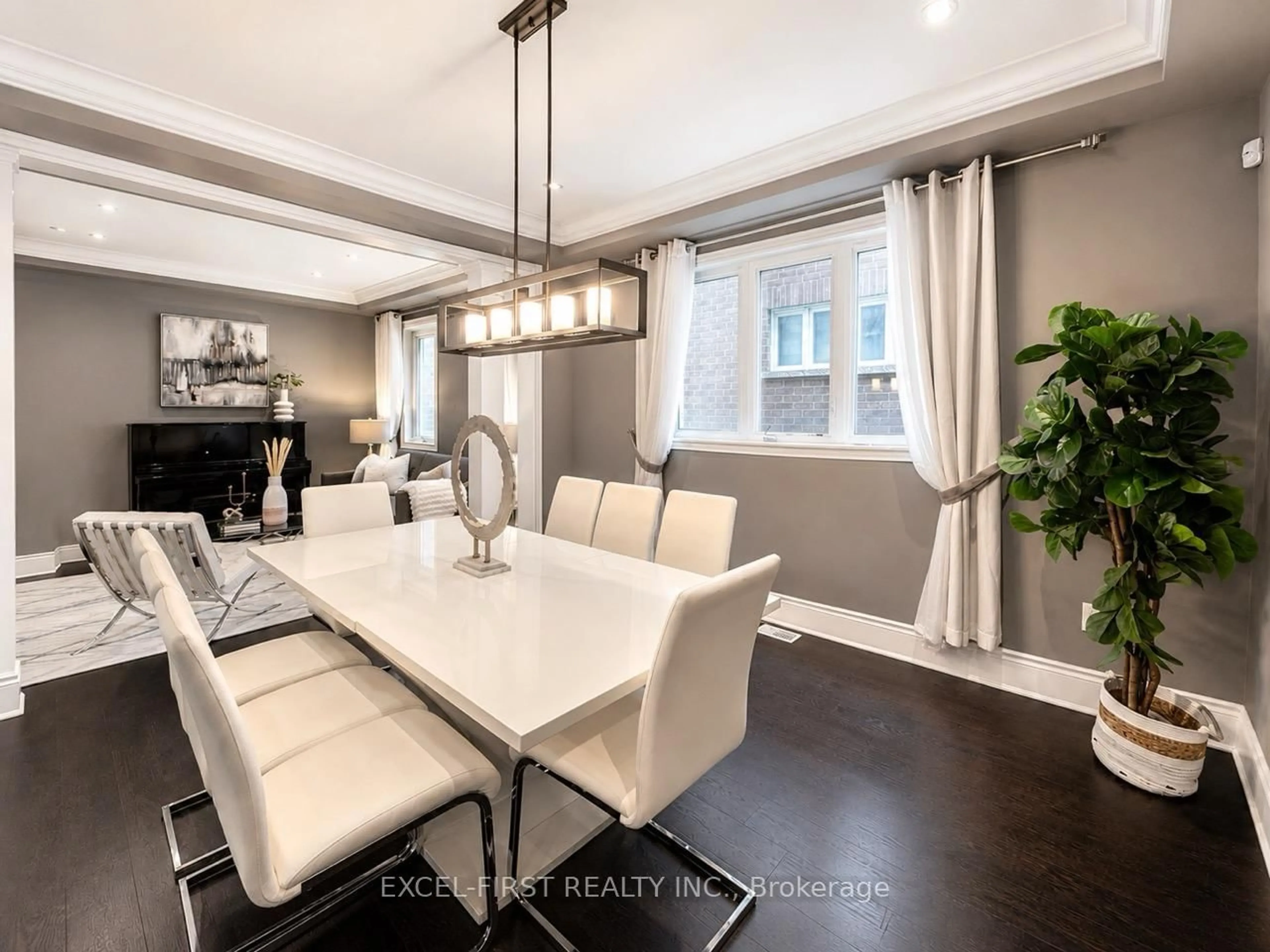 Dining room, unknown for 117 Novan Cres, Aurora Ontario L4G 0X7