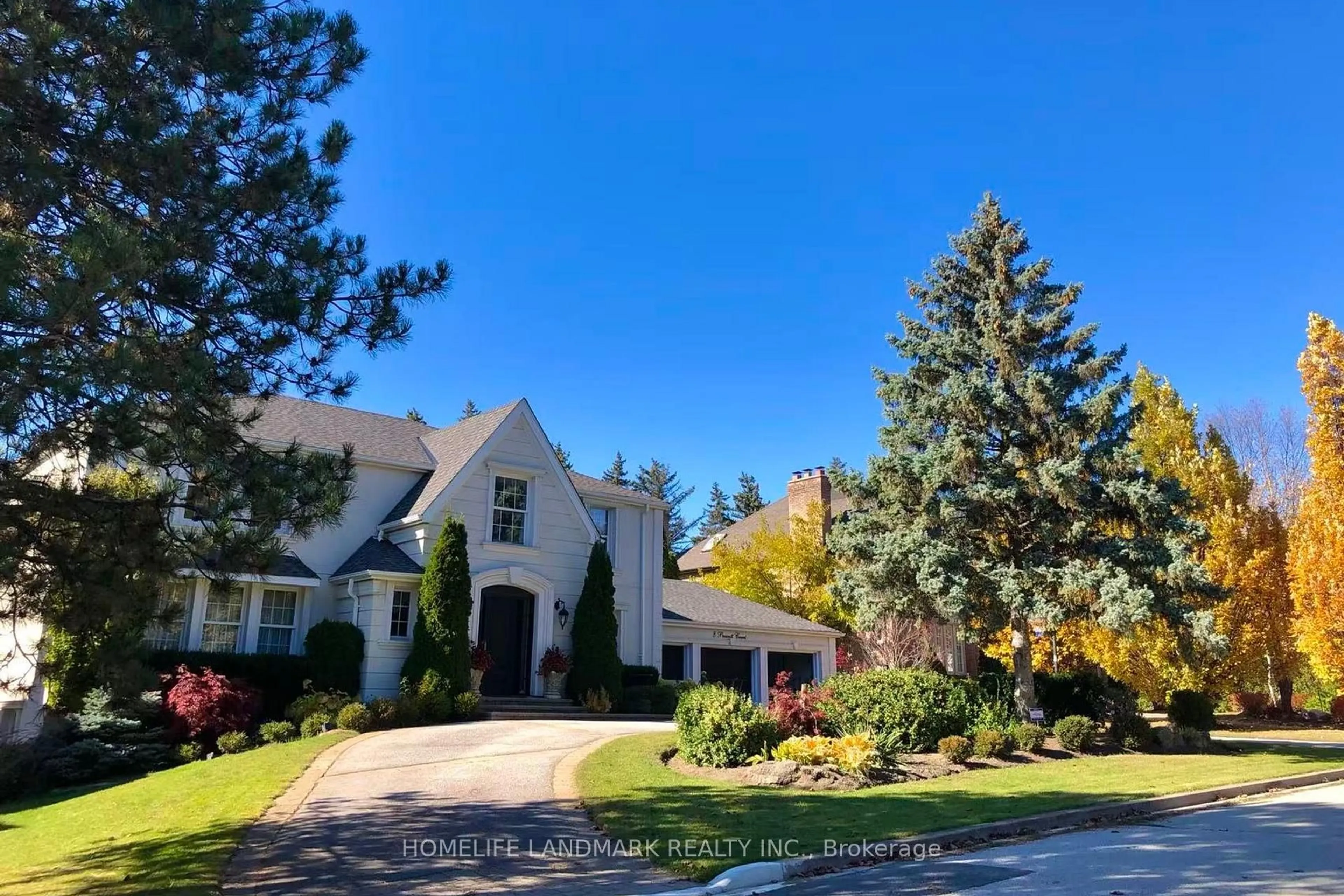 A pic from outside/outdoor area/front of a property/back of a property/a pic from drone, street for 8 Prescott Crt, Markham Ontario L3T 5W7