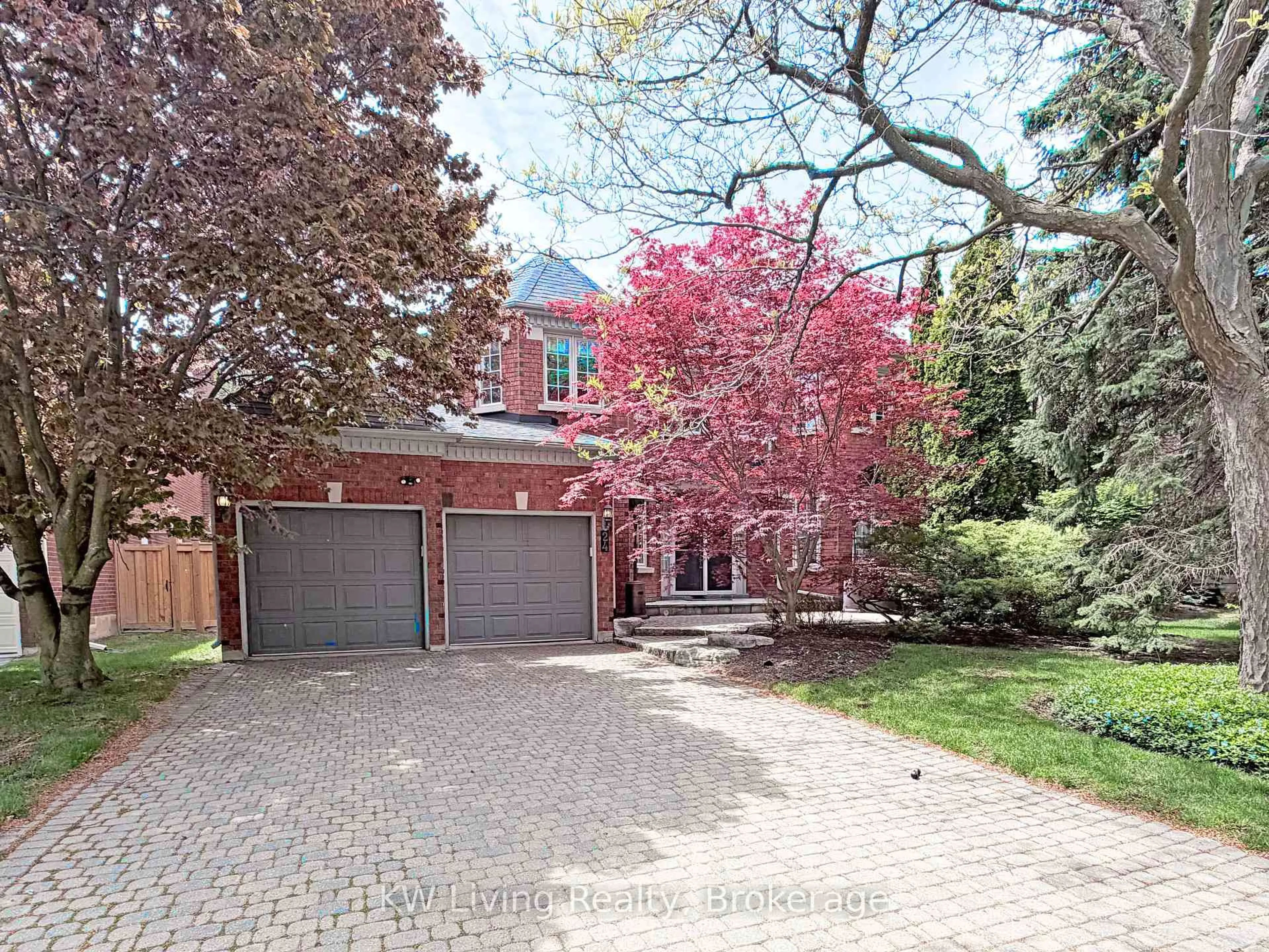Home with brick exterior material, street for 24 Highview Cres, Richmond Hill Ontario L4B 2T7