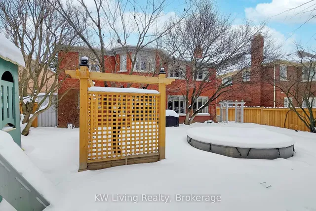 24 Highview Cres, Richmond Hill 3