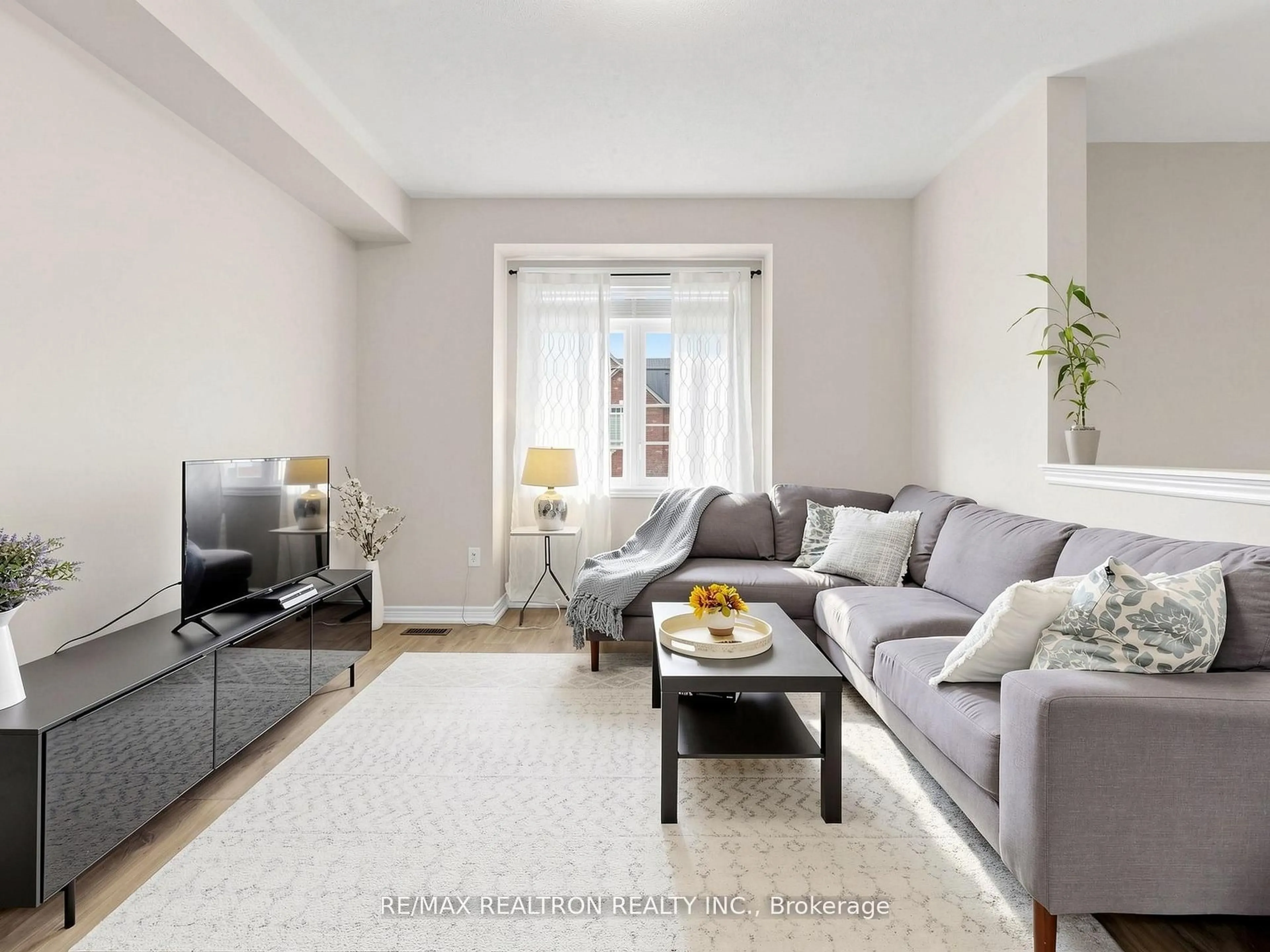 Living room with furniture, unknown for 69 Matthewson Ave, Bradford West Gwillimbury Ontario L3Z 0N8