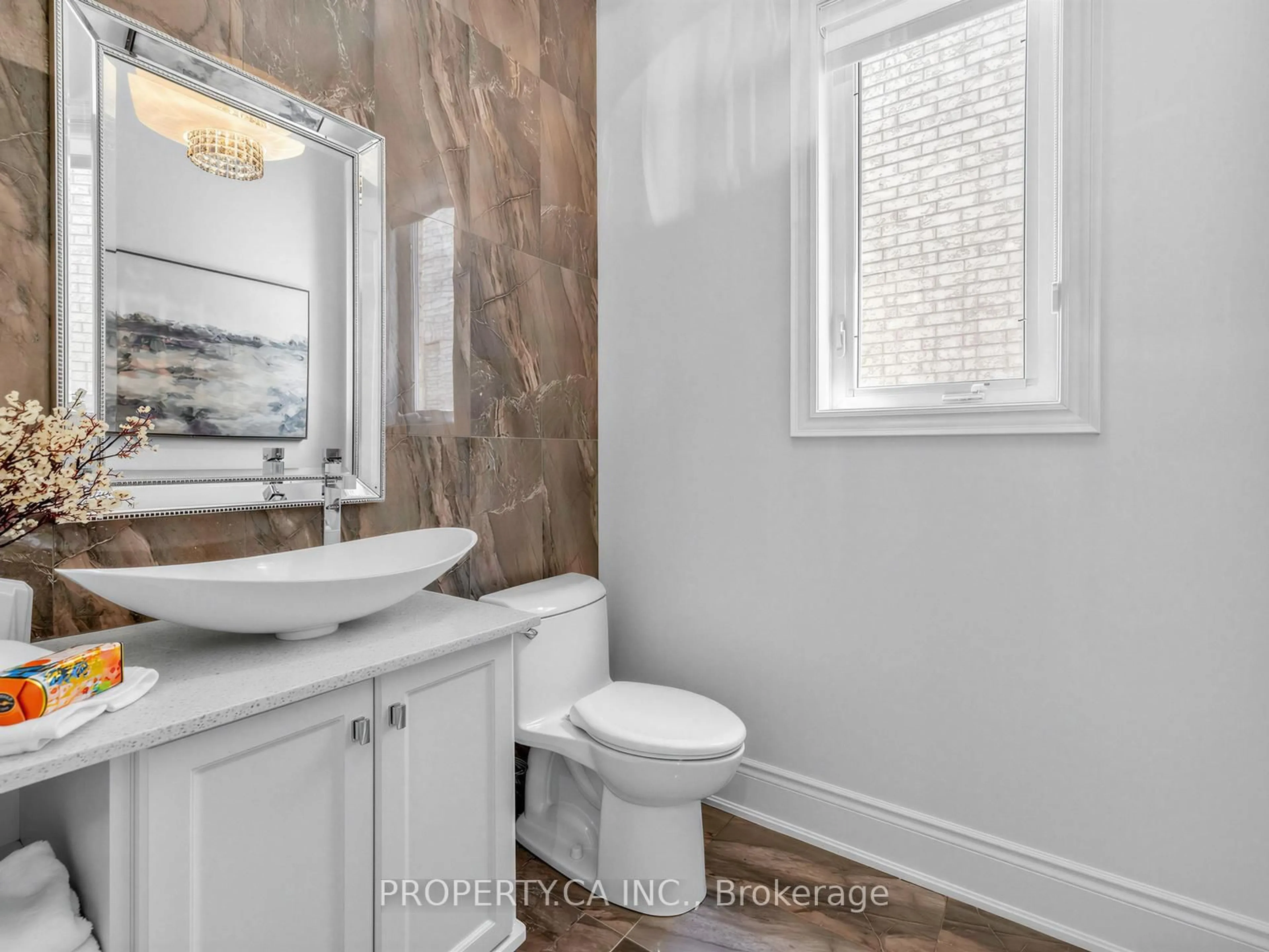 Standard bathroom, ceramic/tile floor for 45 Marbrook St, Richmond Hill Ontario L4C 0Y9