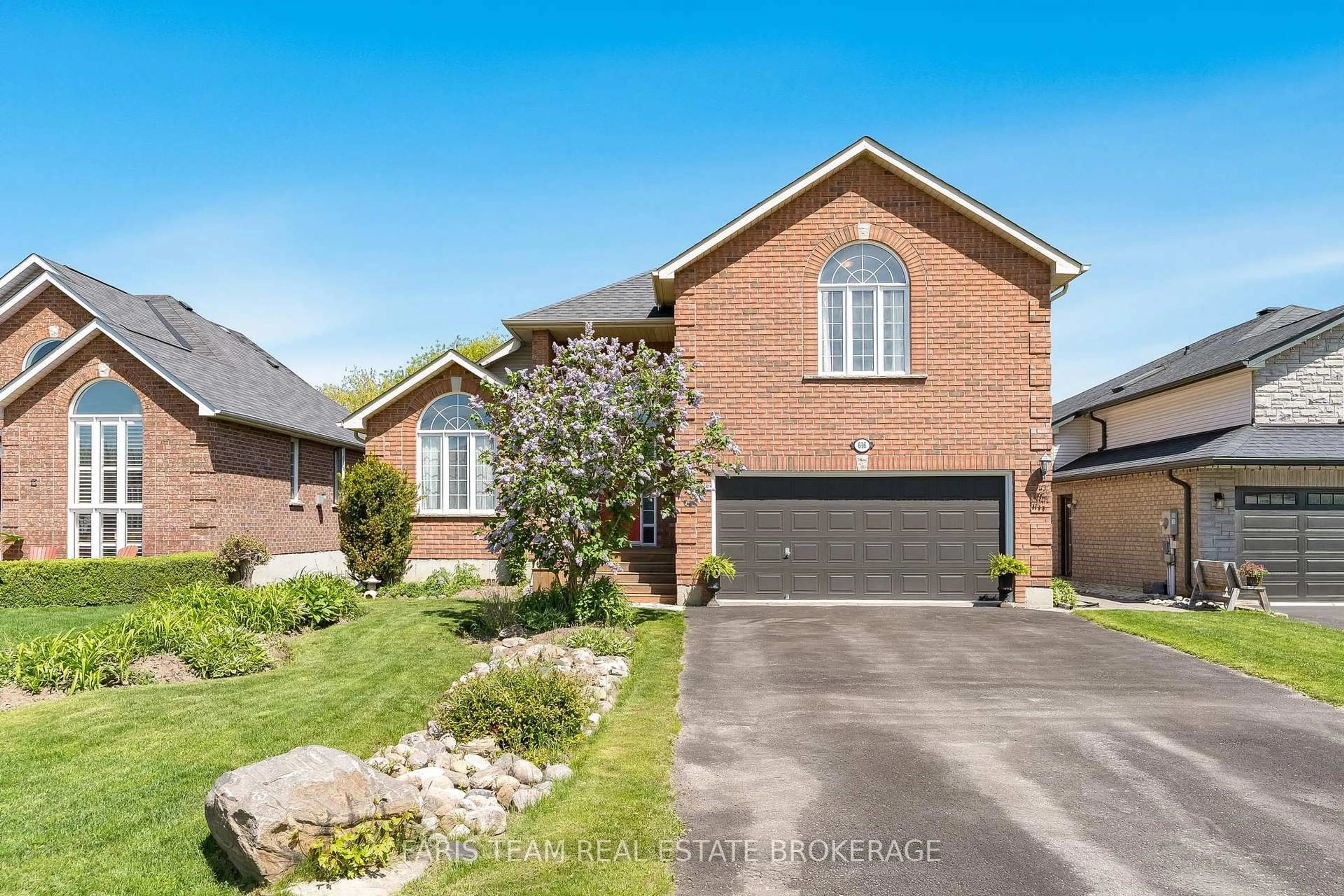 Home with brick exterior material, street for 616 Glen Cedar Cres, Innisfil Ontario L9S 2J4