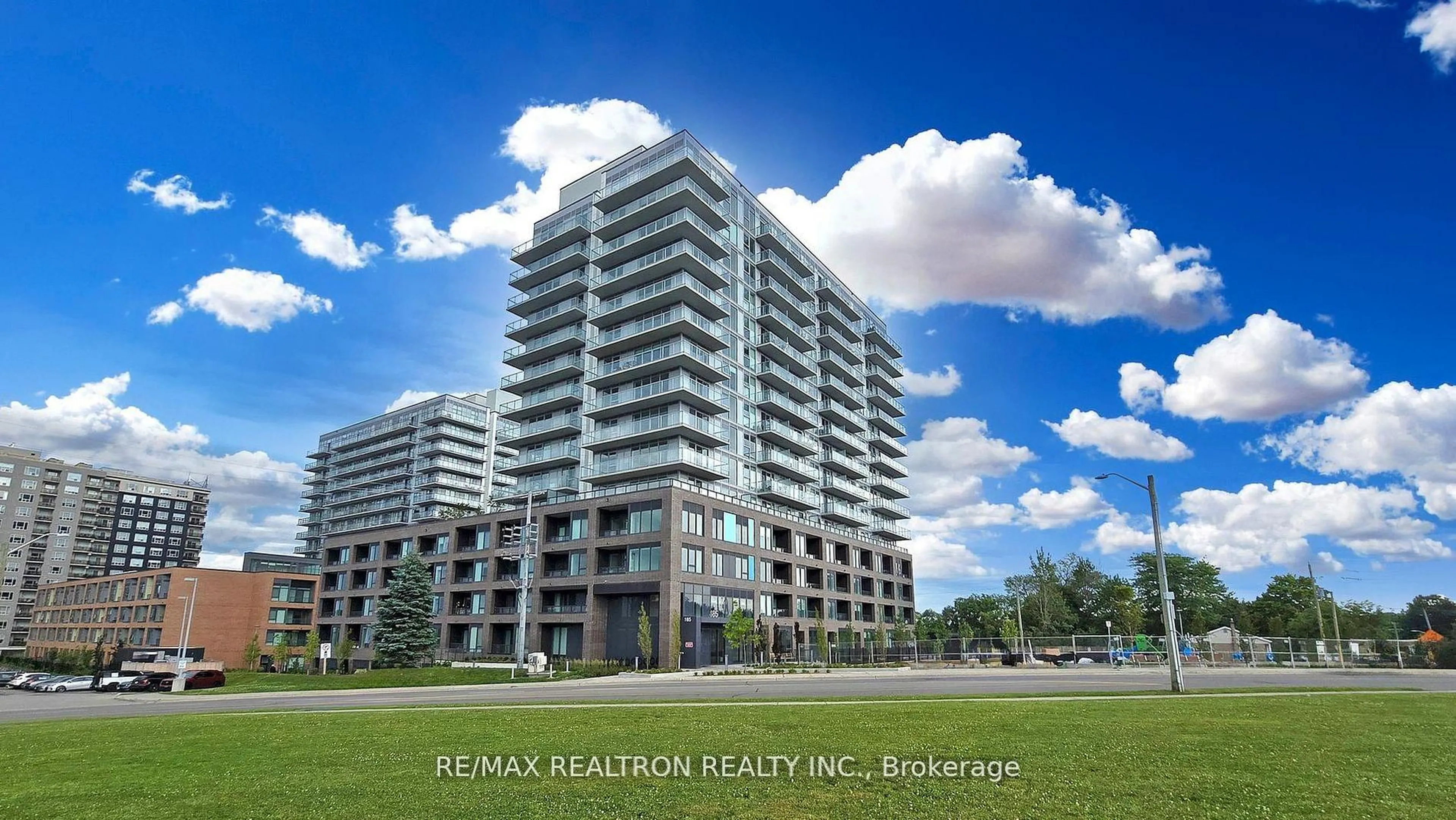 Unknown for 185 Deerfield Rd #909, Newmarket Ontario L3Y 0G7