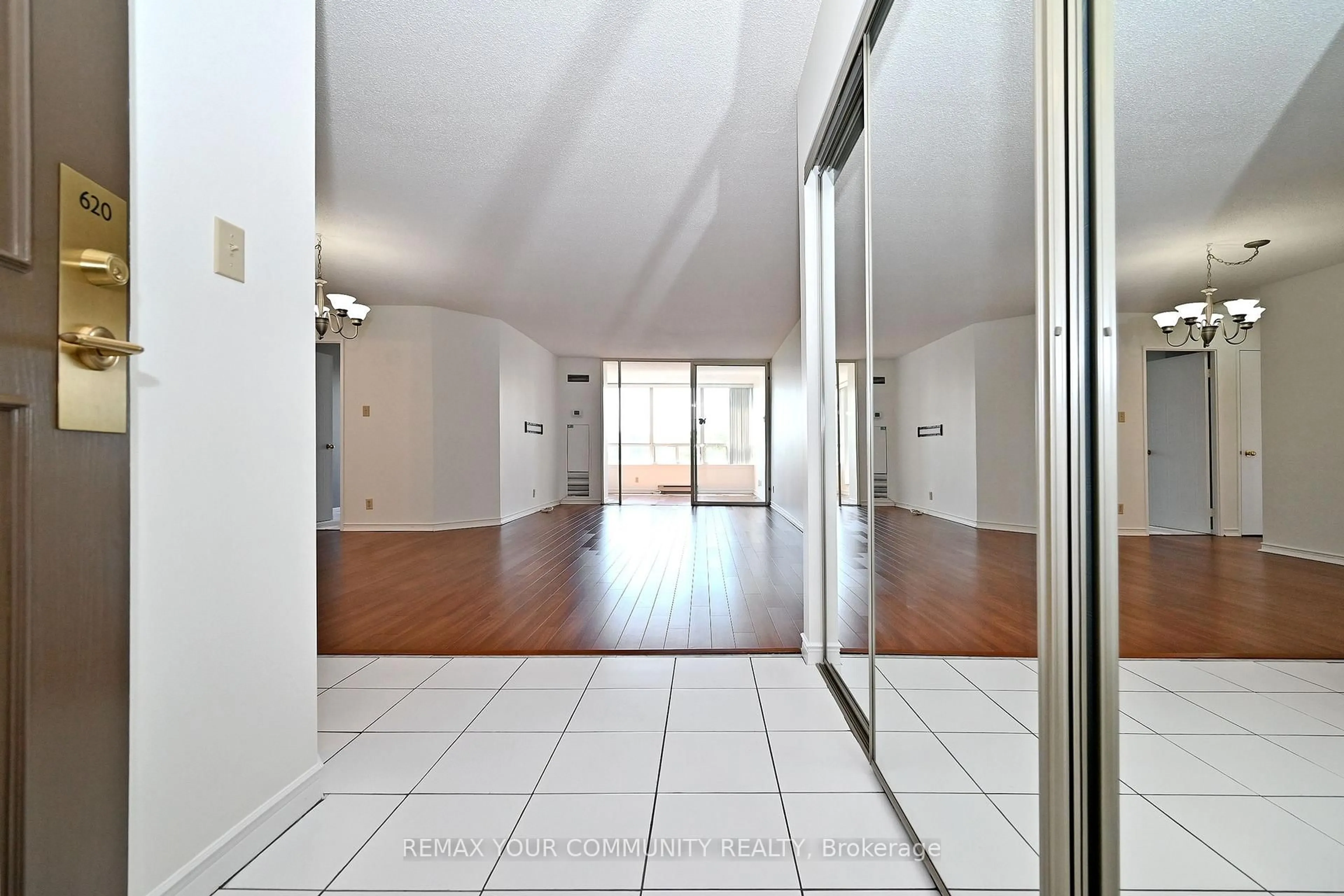 Unknown for 32 Clarissa Dr #620, Richmond Hill Ontario L4C 9R7