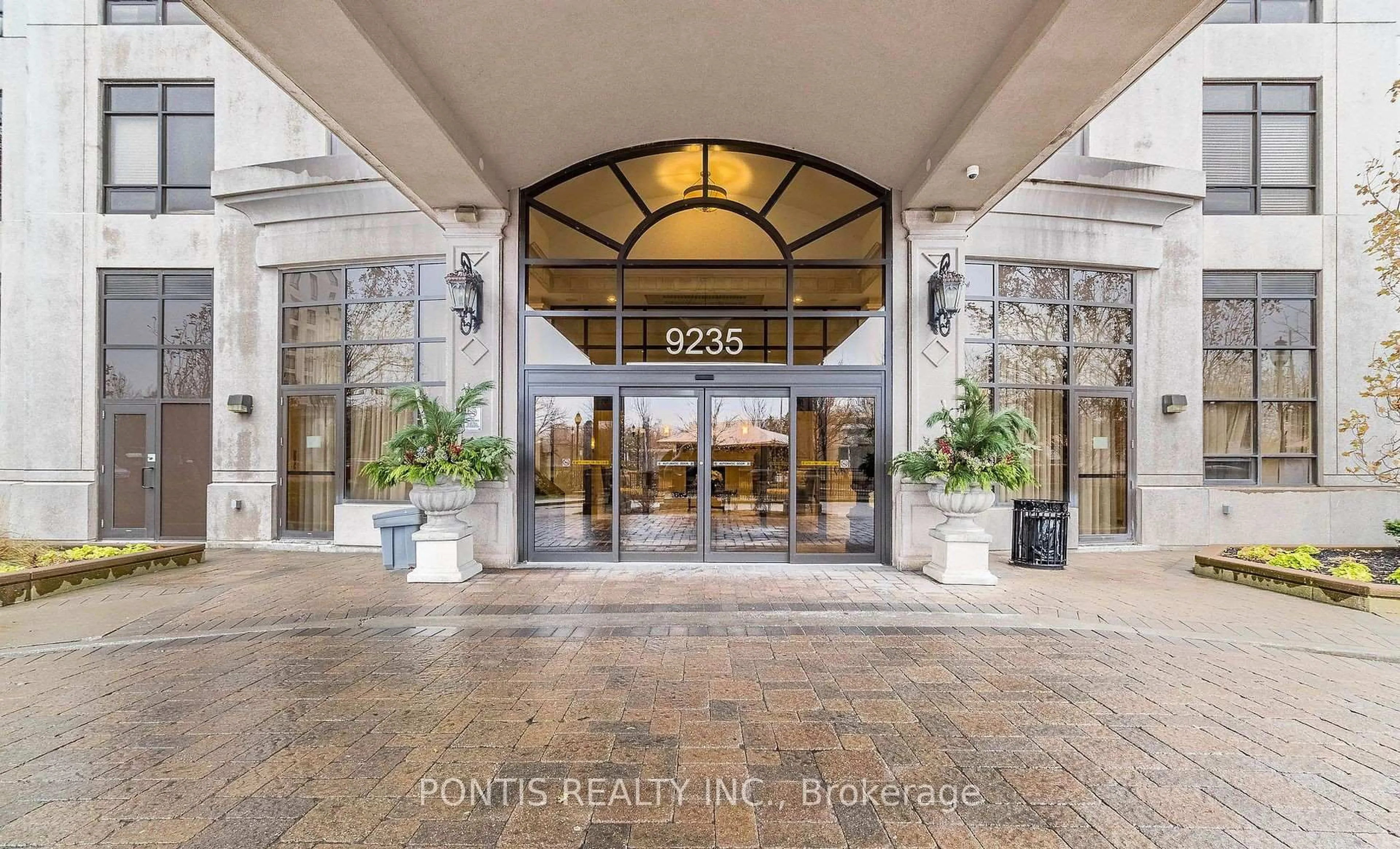 Lobby for 9235 Jane St #412, Vaughan Ontario L6A 0J8