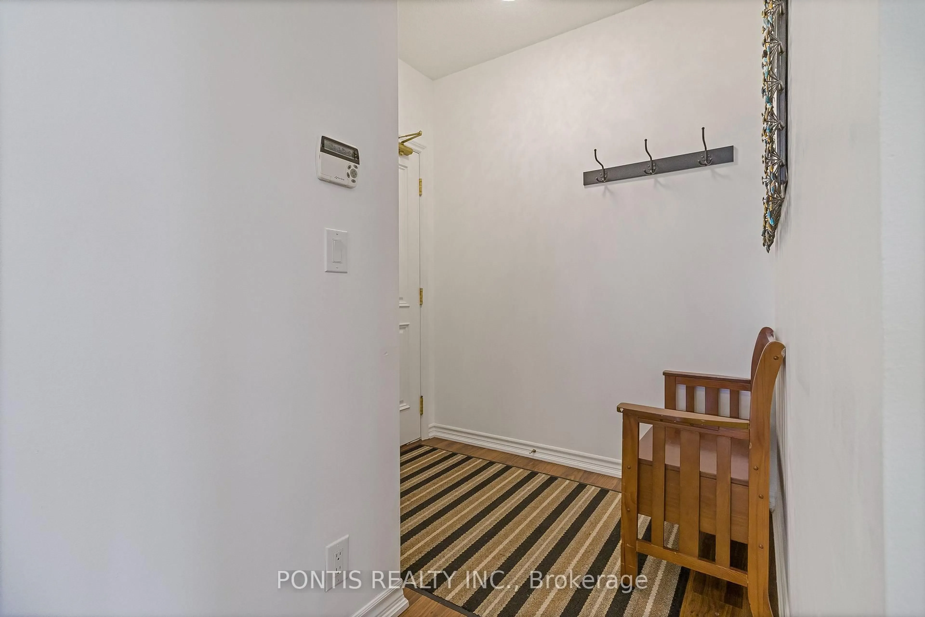 Indoor entryway for 9235 Jane St #412, Vaughan Ontario L6A 0J8