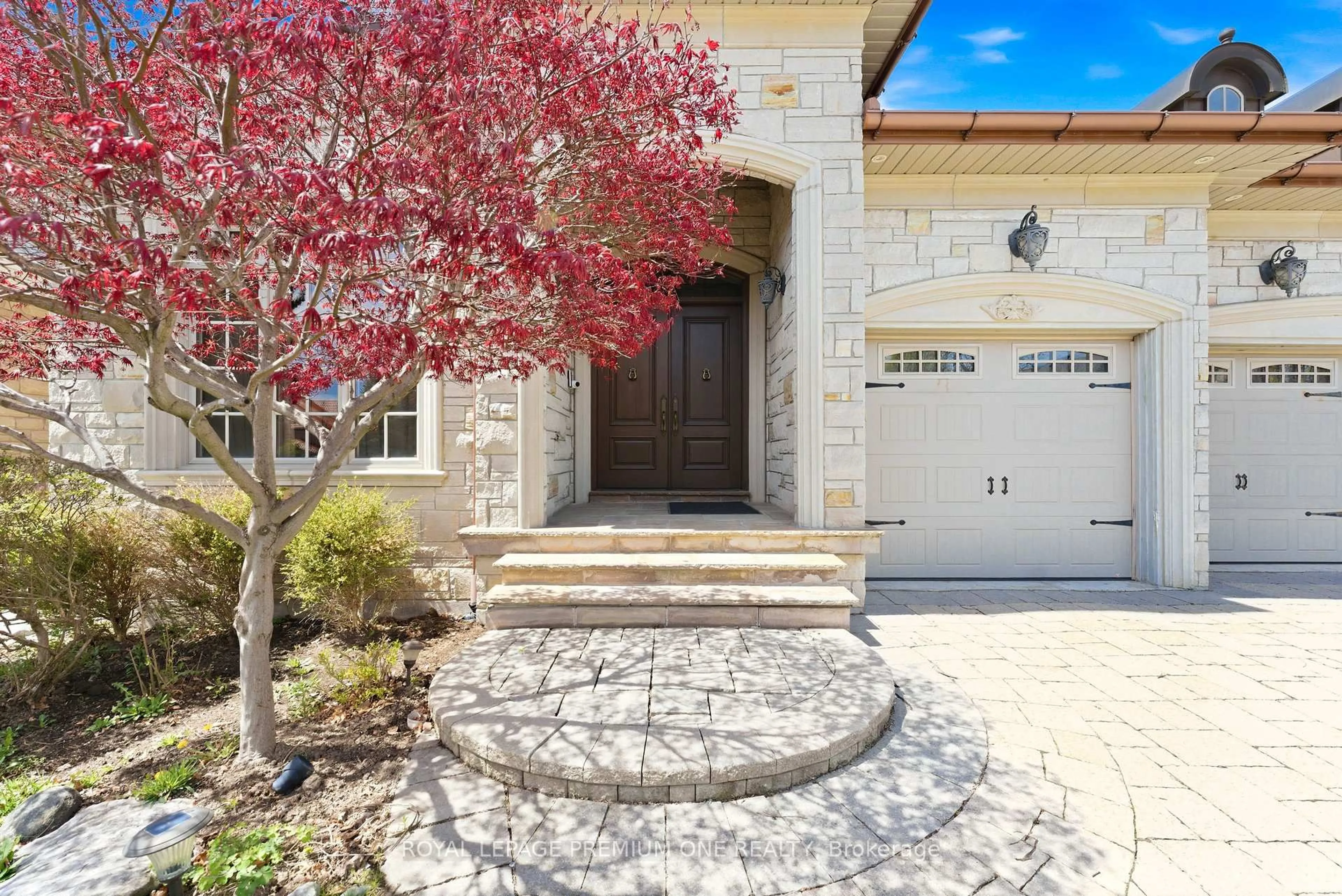 Indoor entryway for 155 Cook's Mill Cres, Vaughan Ontario L6A 0L1