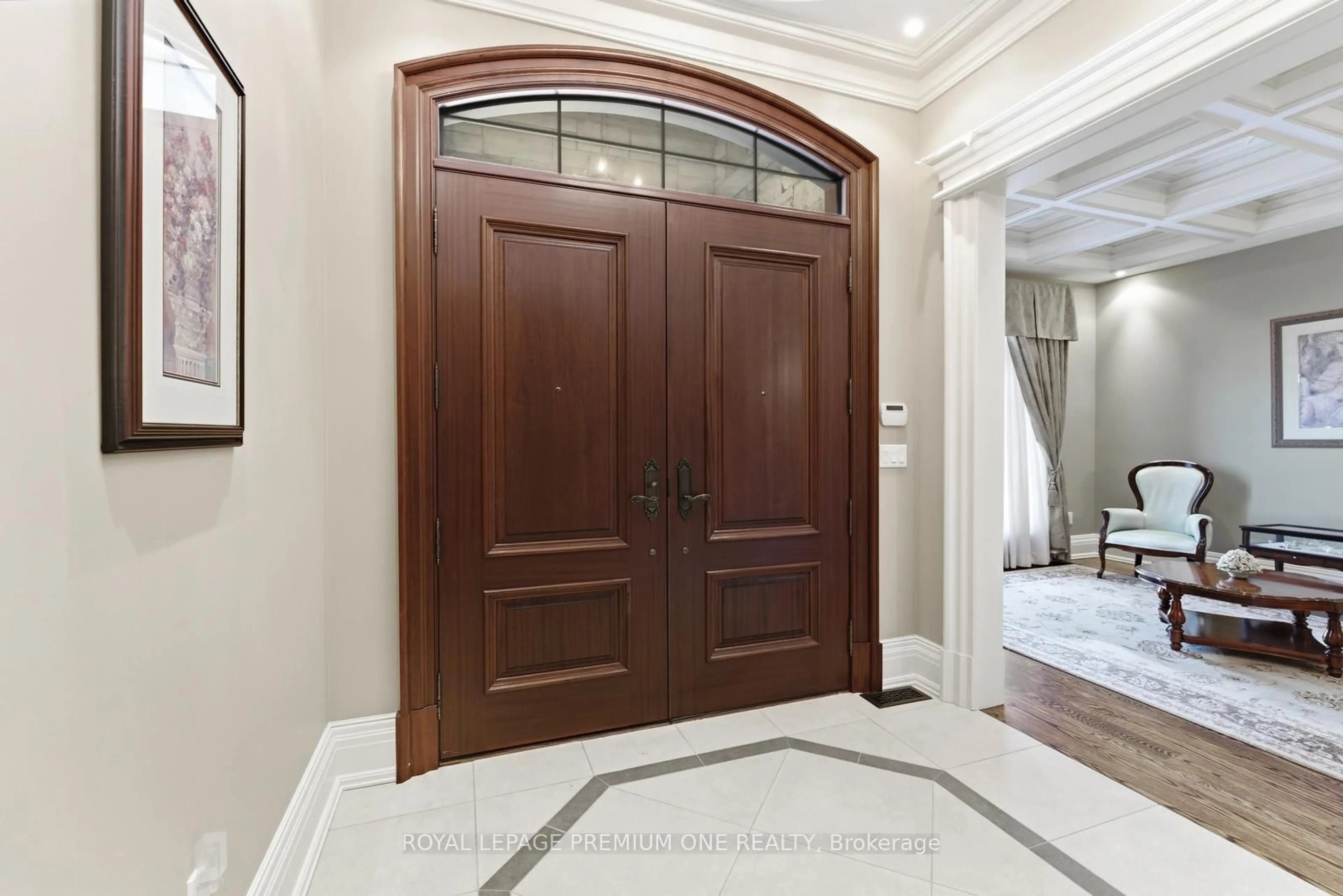 Indoor entryway for 155 Cook's Mill Cres, Vaughan Ontario L6A 0L1