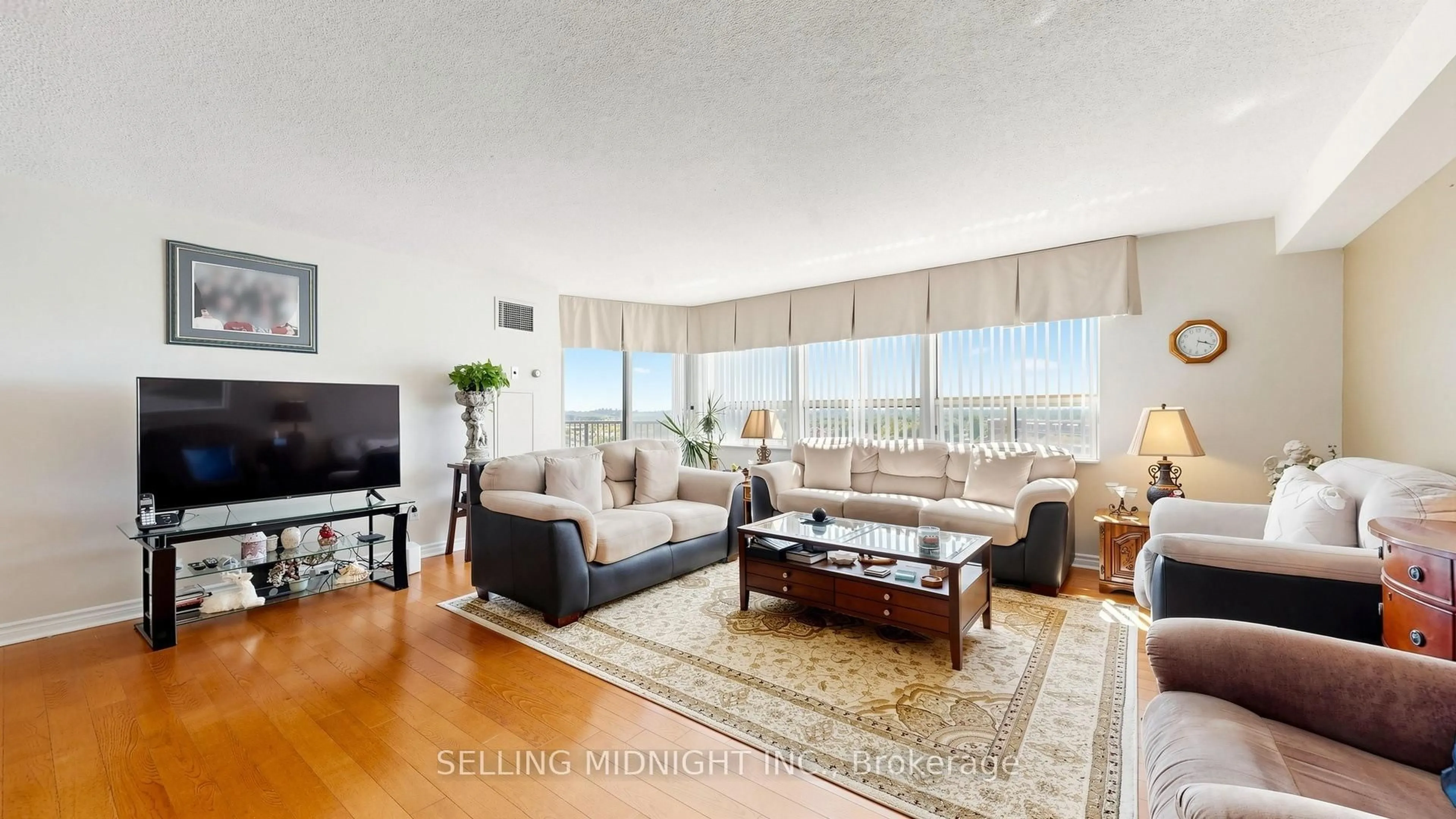 Living room with furniture, unknown for 2 Raymerville Dr #818, Markham Ontario L3P 7N7