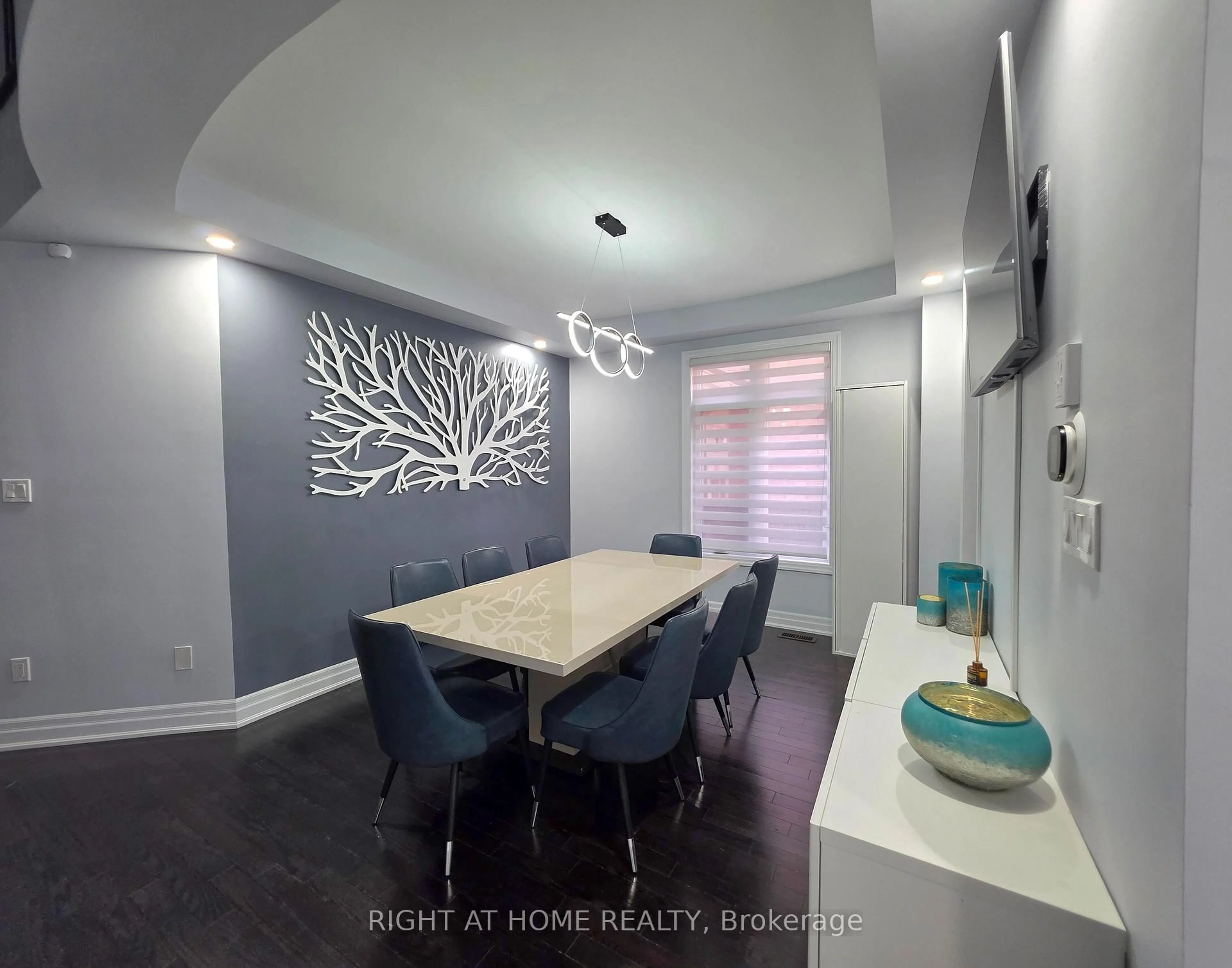Dining room, unknown for 24 Wells Orchard Cres, King Ontario L7B 0C5