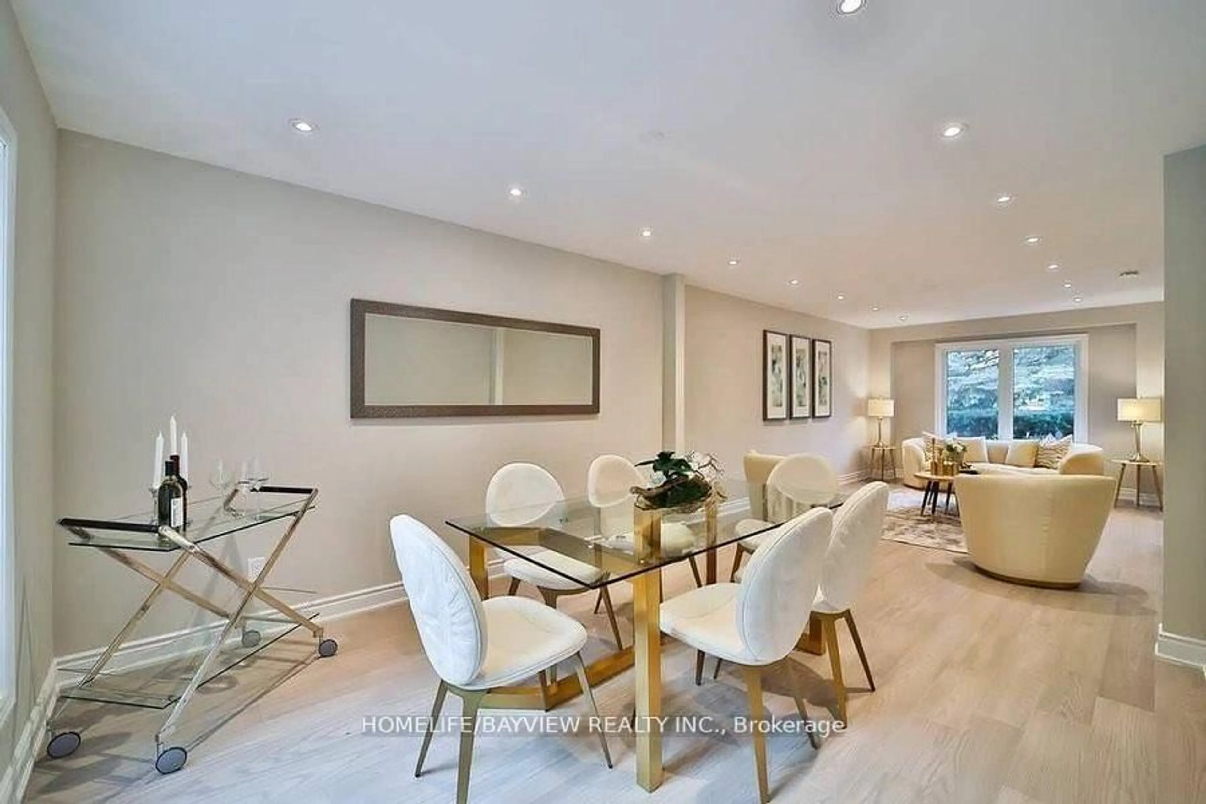 Dining room, wood/laminate floor for 6 Mcclenny Dr, Aurora Ontario L4G 5P9