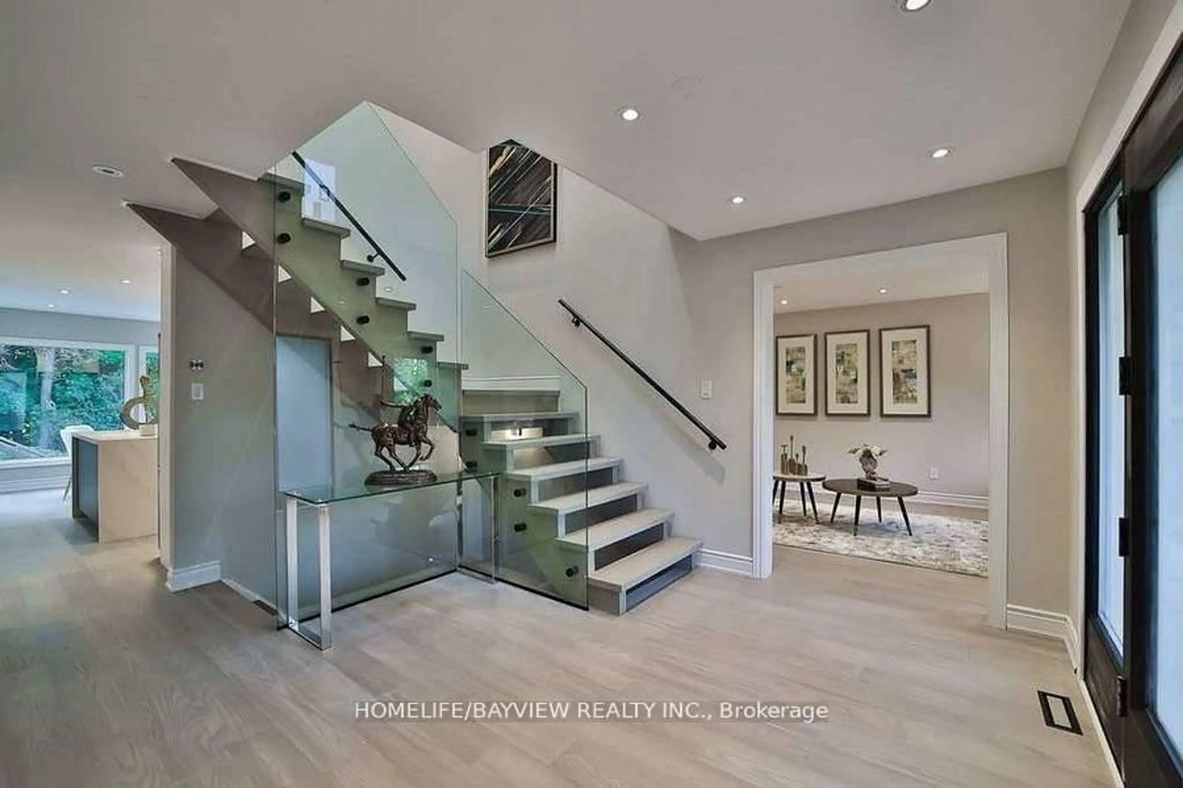 Unknown for 6 Mcclenny Dr, Aurora Ontario L4G 5P9