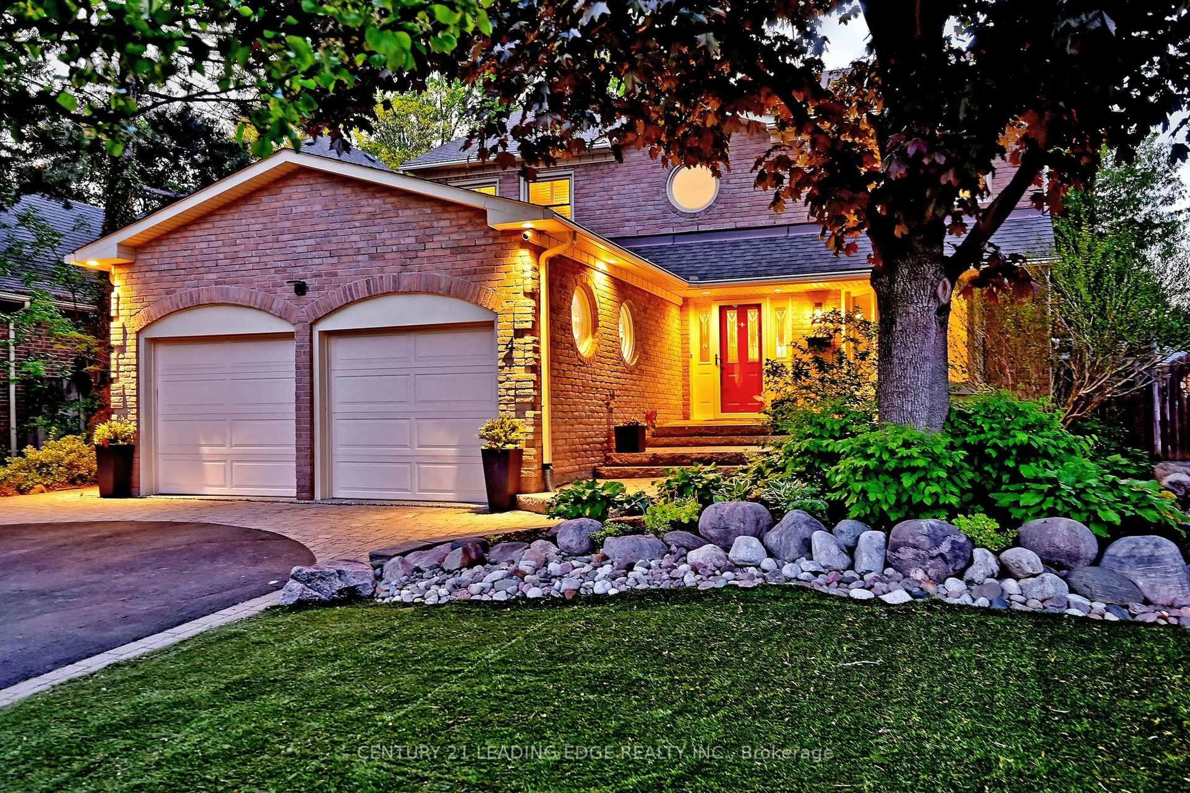 Home with brick exterior material, street for 4 Ferndell Circ, Markham Ontario L3R 3Y8