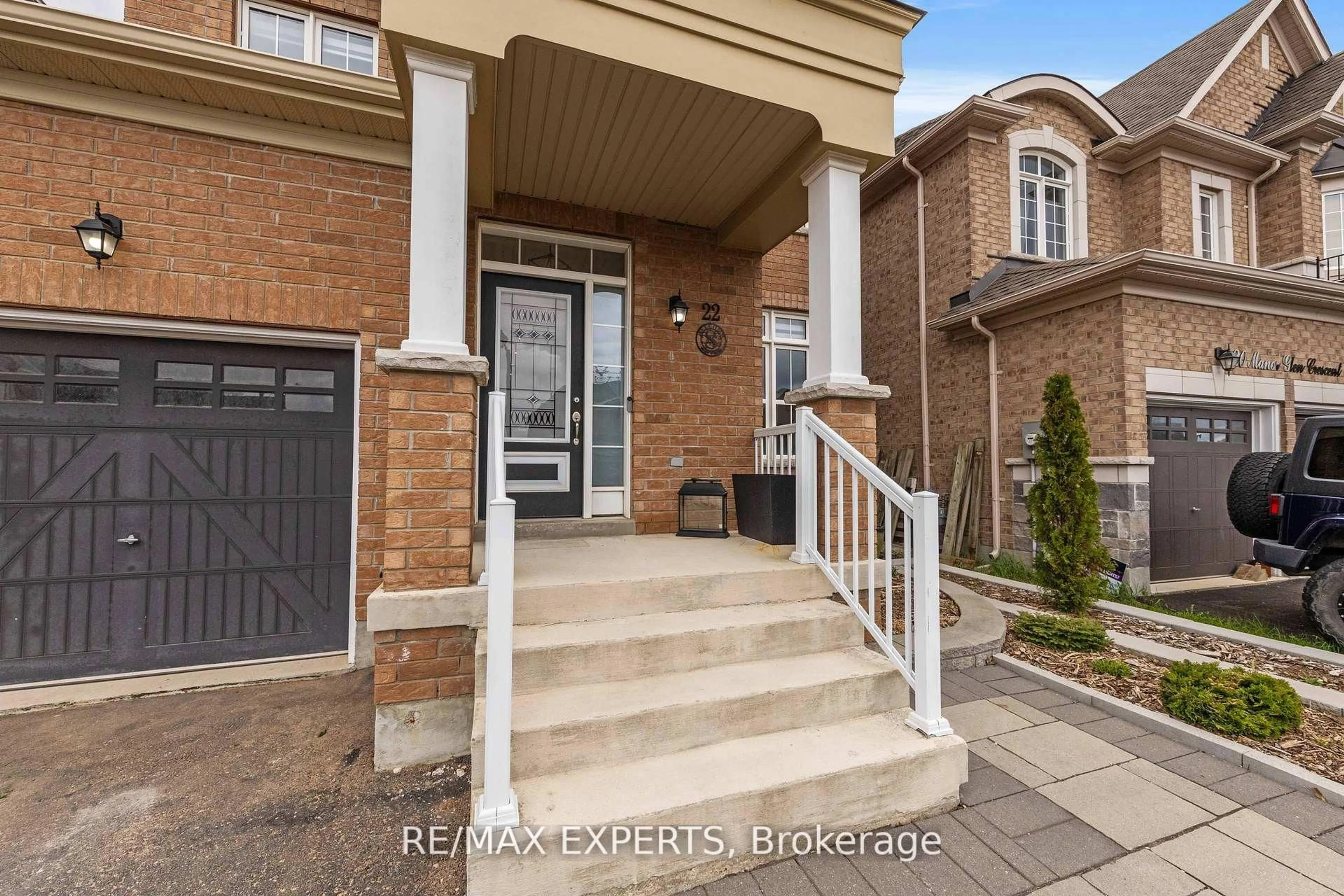 Unknown for 22 Manor Glen Cres, East Gwillimbury Ontario L0G 1M0