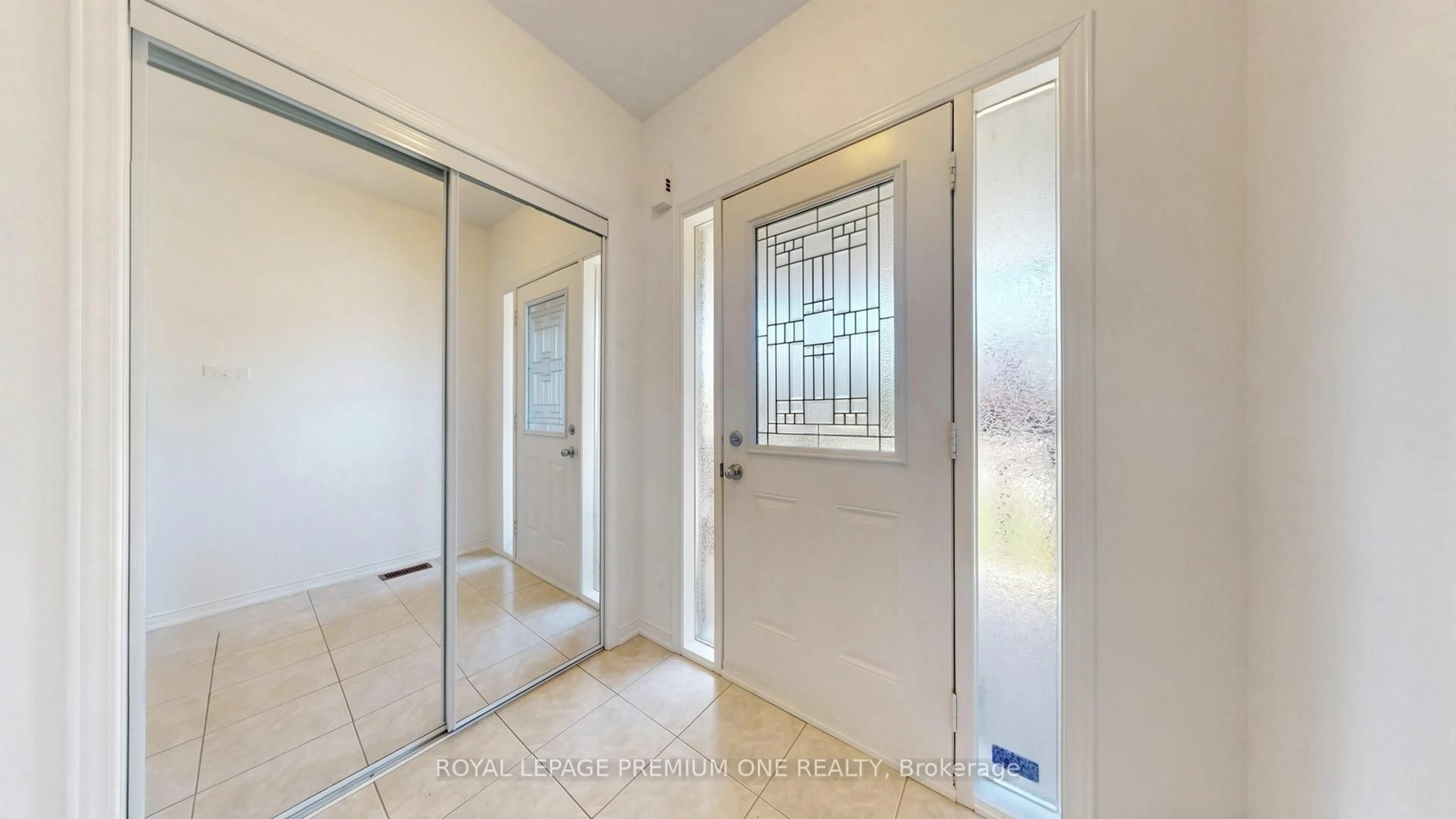 Indoor entryway for 108 Argento Cres, Vaughan Ontario L4H 0B6