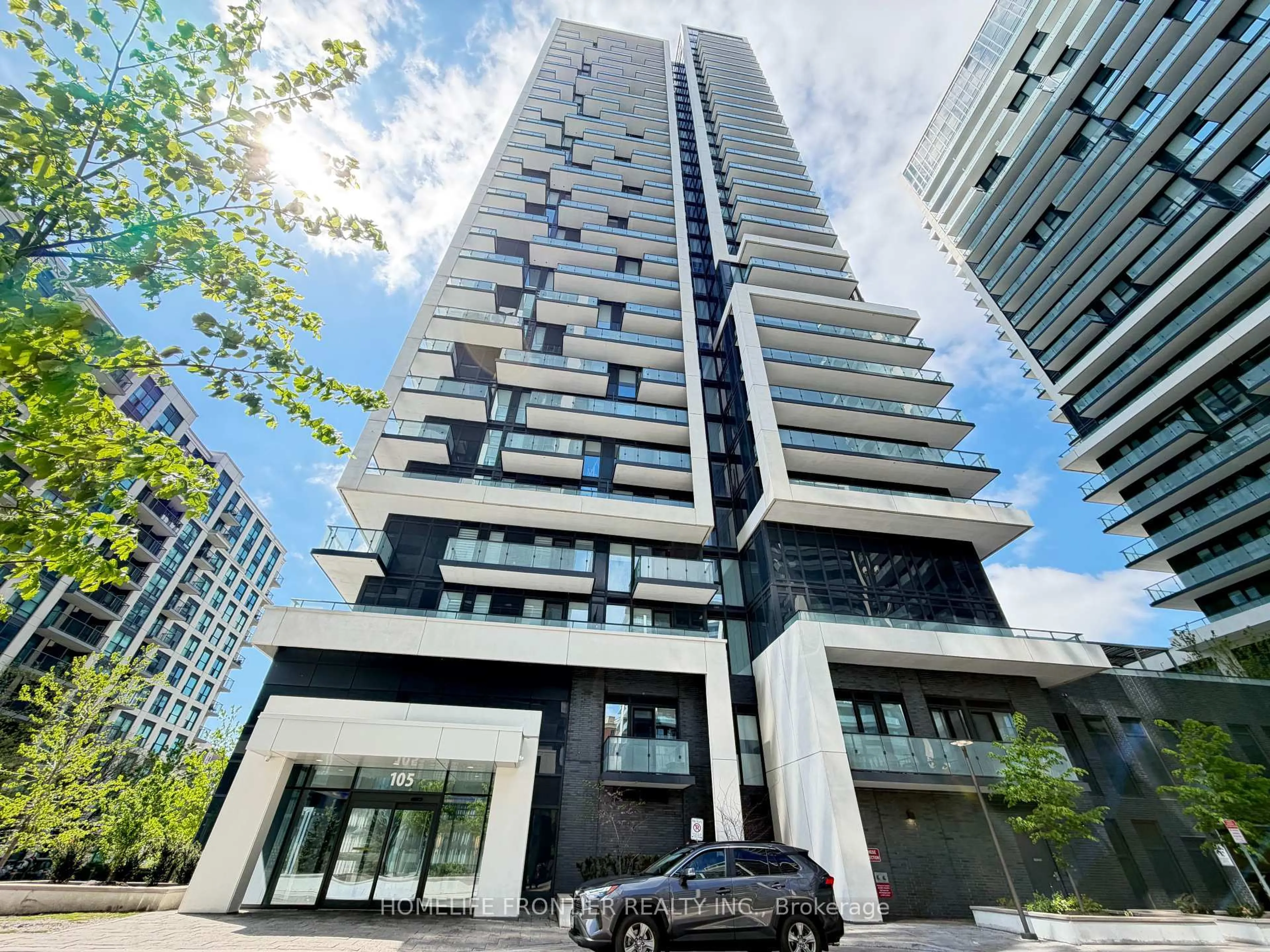 Indoor foyer for 105 Oneida Cres #607, Richmond Hill Ontario L4B 0H6