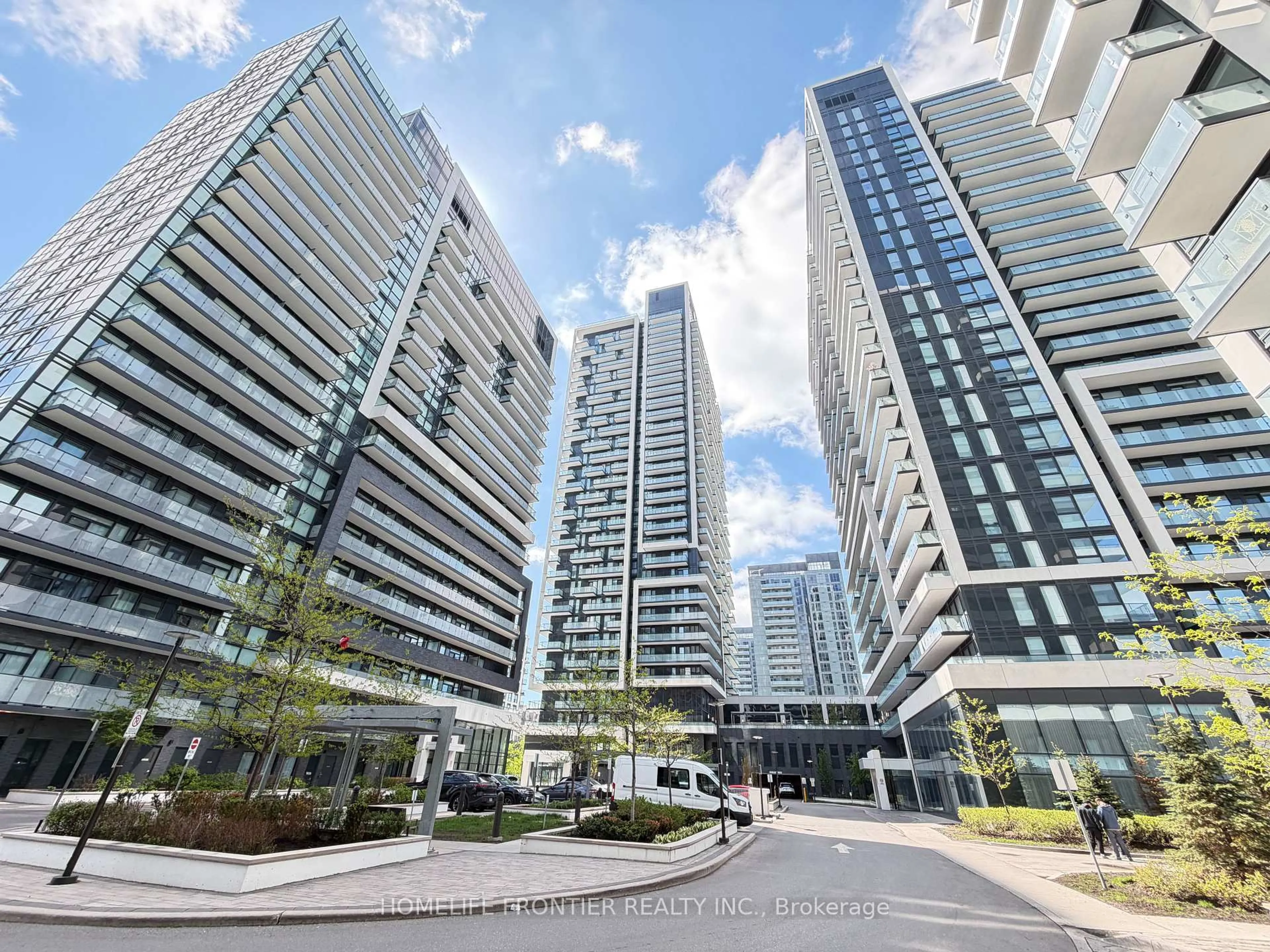 Unknown for 105 Oneida Cres #607, Richmond Hill Ontario L4B 0H6