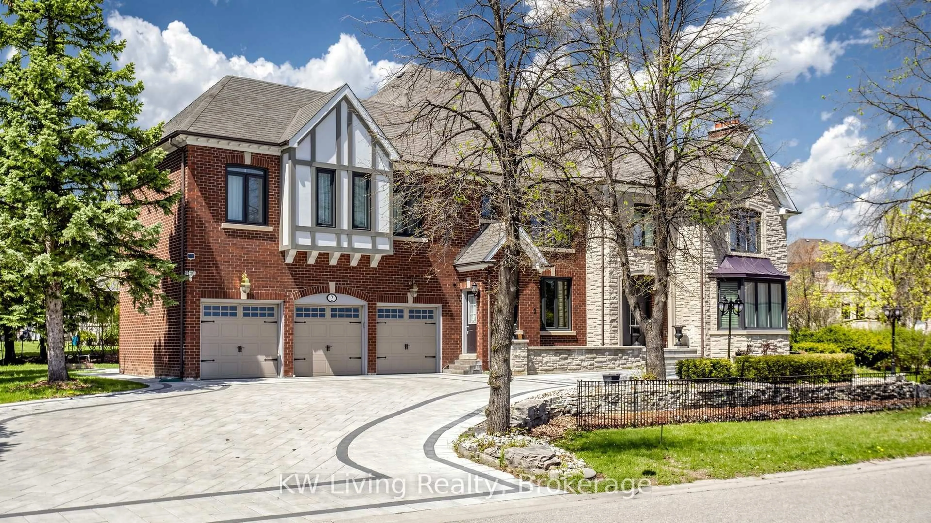 Home with brick exterior material, street for 2 Cortina Crt, Richmond Hill Ontario L4B 2G8
