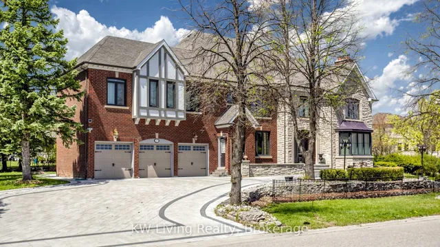 2 Cortina Crt, Richmond Hill 3