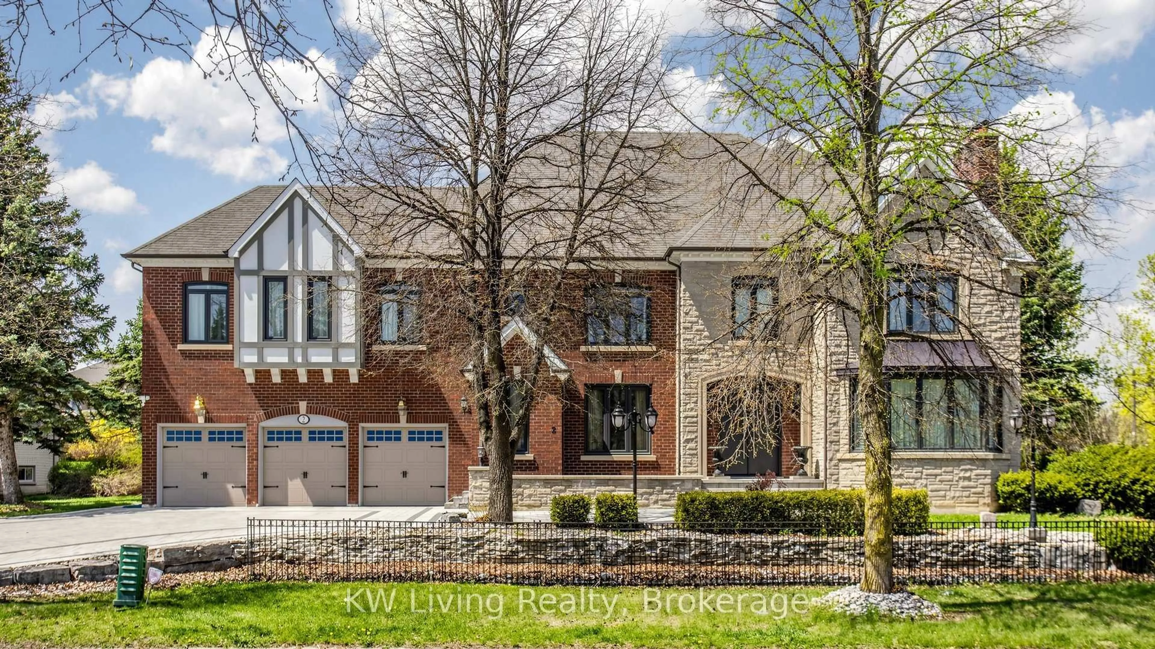 Home with brick exterior material, street for 2 Cortina Crt, Richmond Hill Ontario L4B 2G8