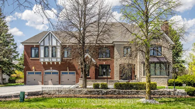 2 Cortina Crt, Richmond Hill 4