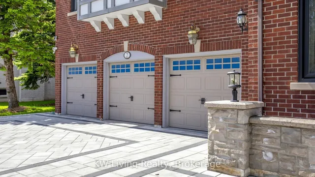 2 Cortina Crt, Richmond Hill 5