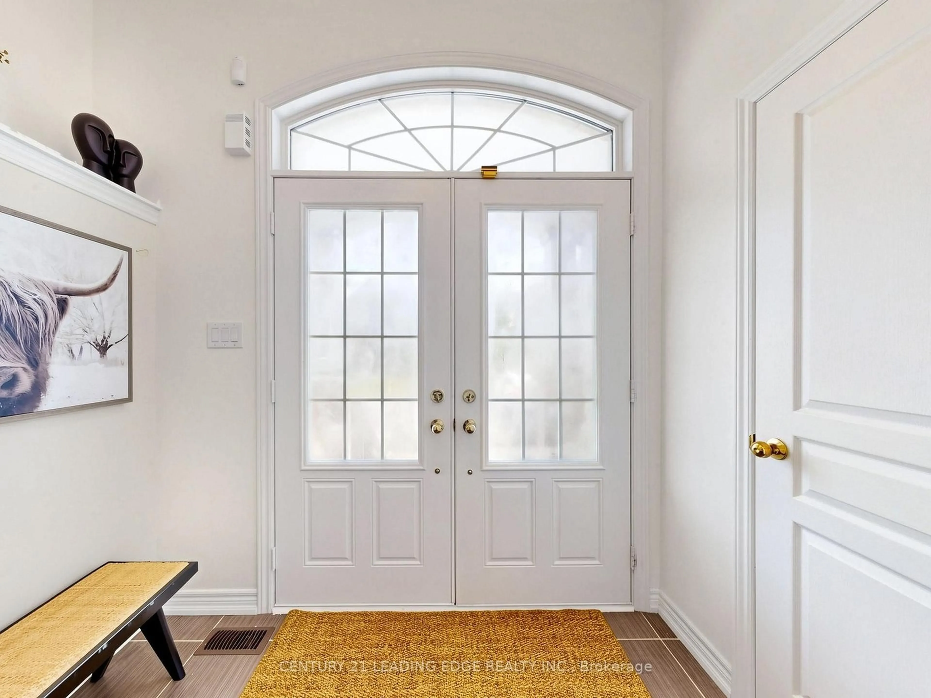 Indoor entryway for 6 Kellington Tr, Whitchurch-Stouffville Ontario L4A 7X3