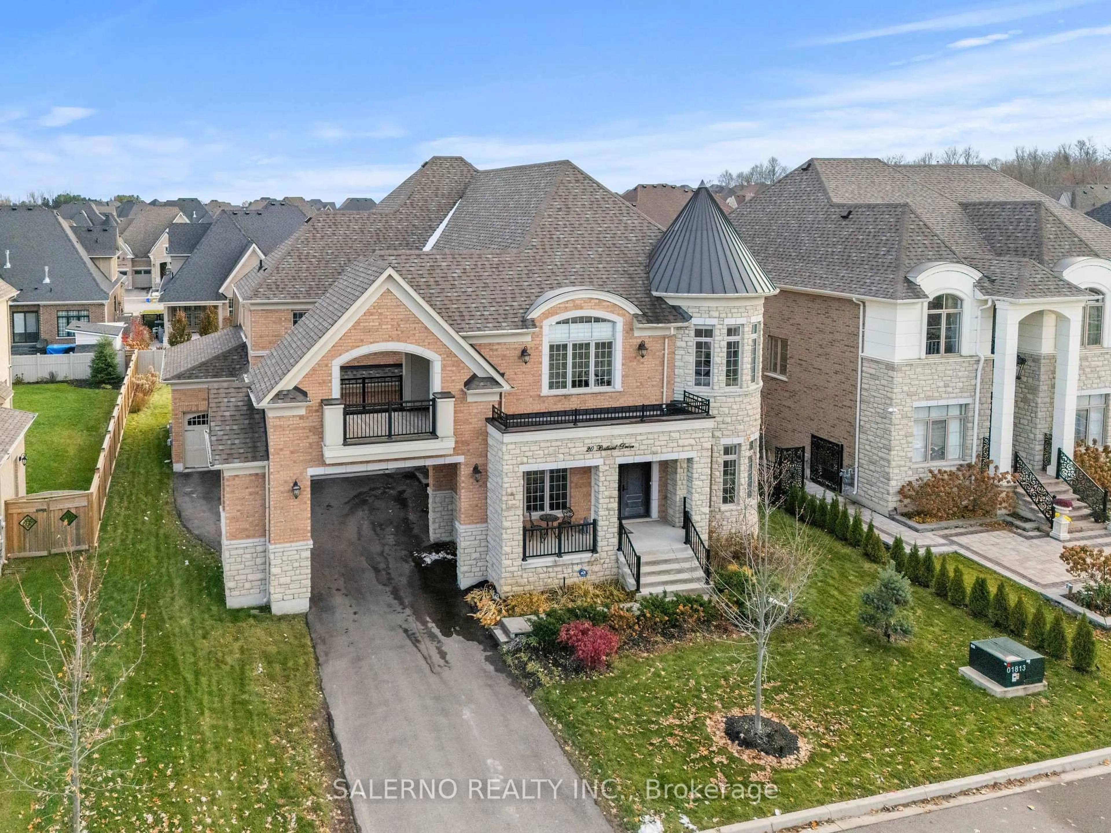 A pic from outside/outdoor area/front of a property/back of a property/a pic from drone, street for 20 Ballard Dr, King Ontario L7B 0P1