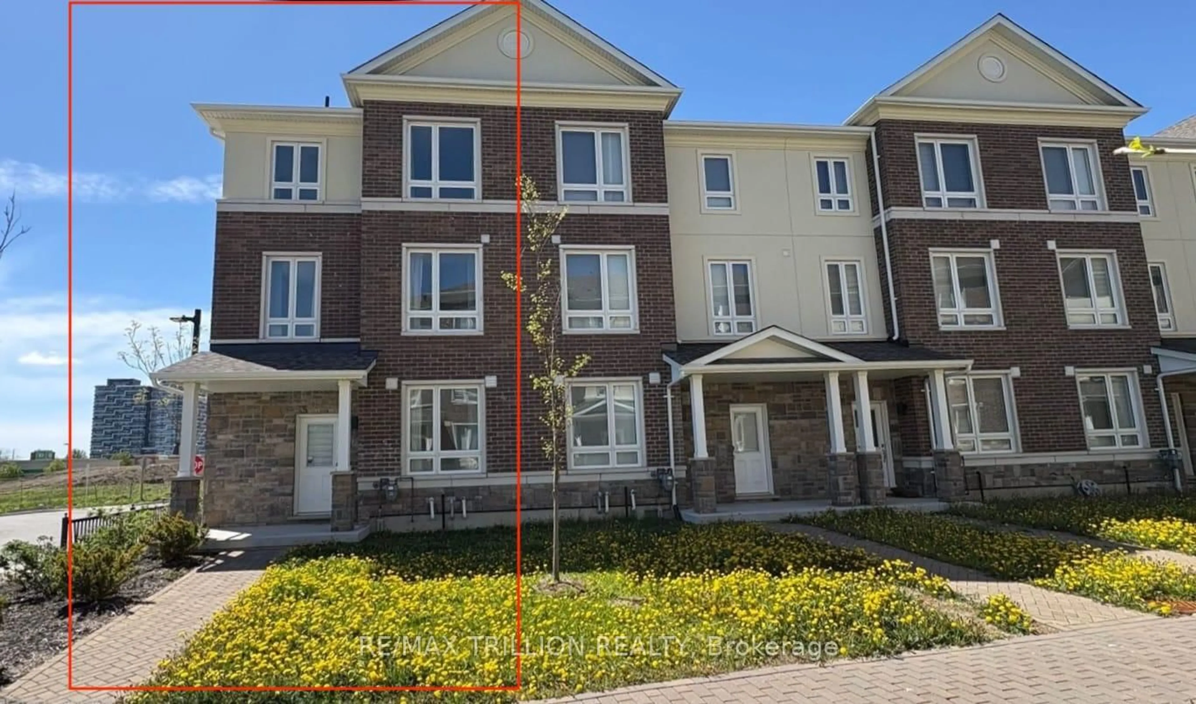 A pic from outside/outdoor area/front of a property/back of a property/a pic from drone, street for 91 Massachusetts Lane, Markham Ontario L6E 0V6