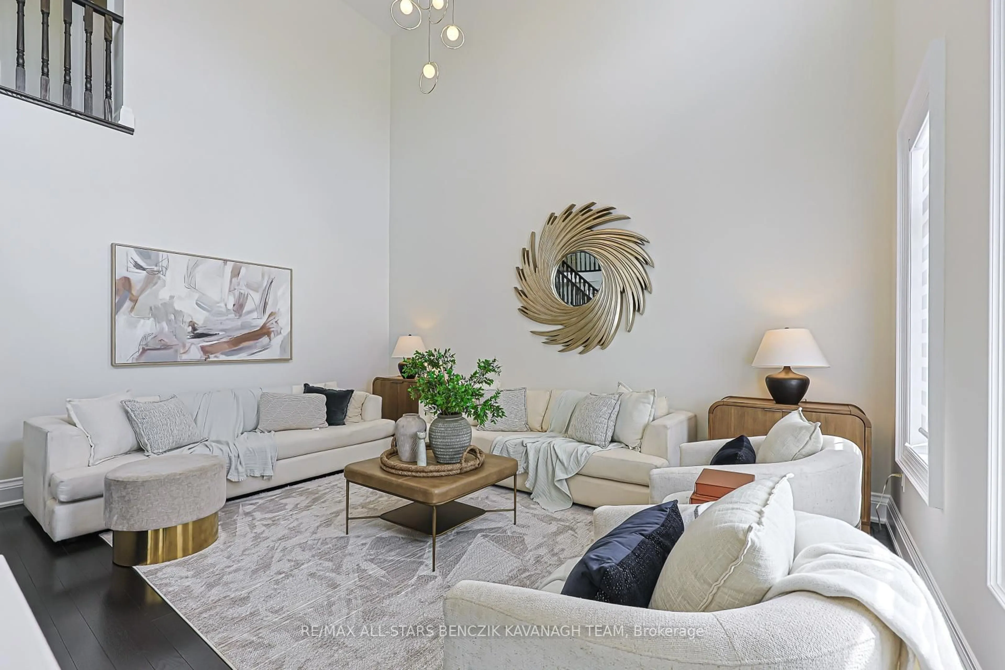 Living room with furniture, unknown for 18 Wyndance Way, Uxbridge Ontario L9P 0B8