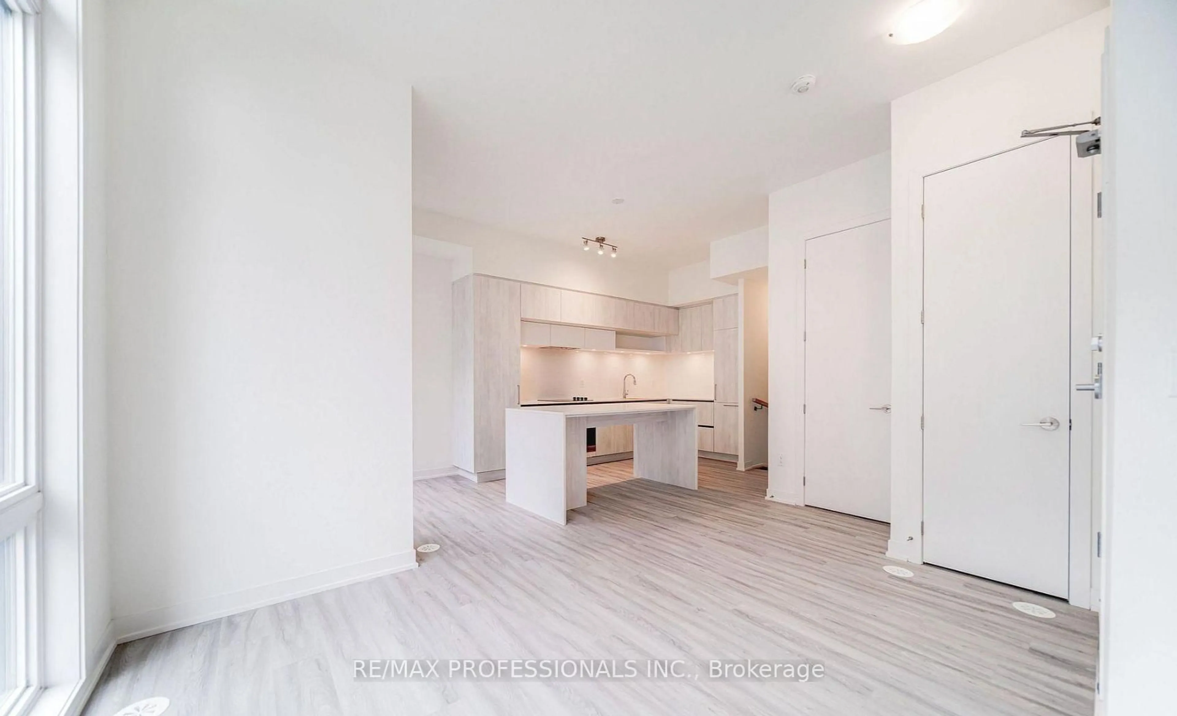 A pic of a room for 11 David Eyer Rd #1508, Richmond Hill Ontario L4S 0N4