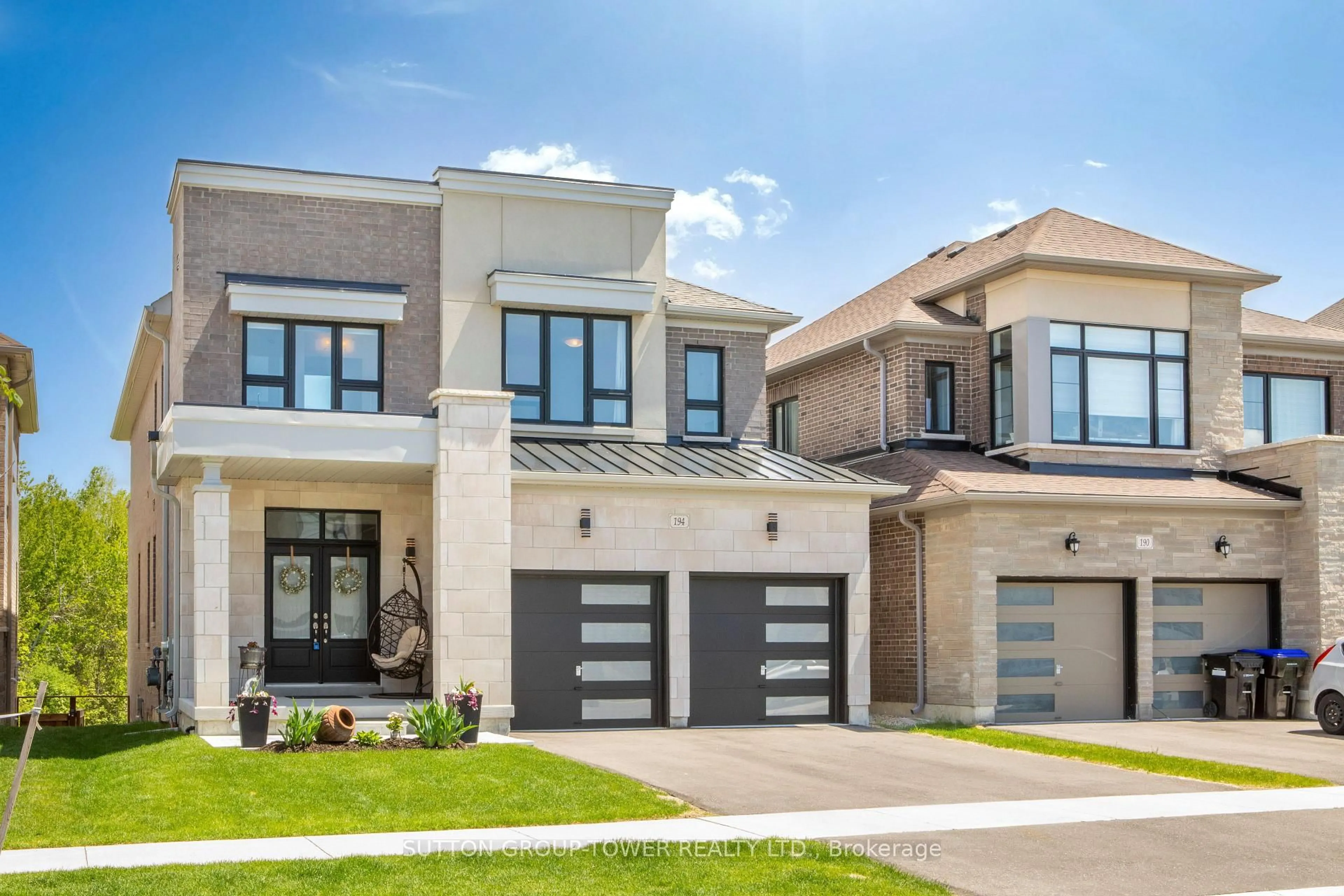 Home with brick exterior material, street for 194 Ferragine Cres, Bradford West Gwillimbury Ontario L3Z 4K1