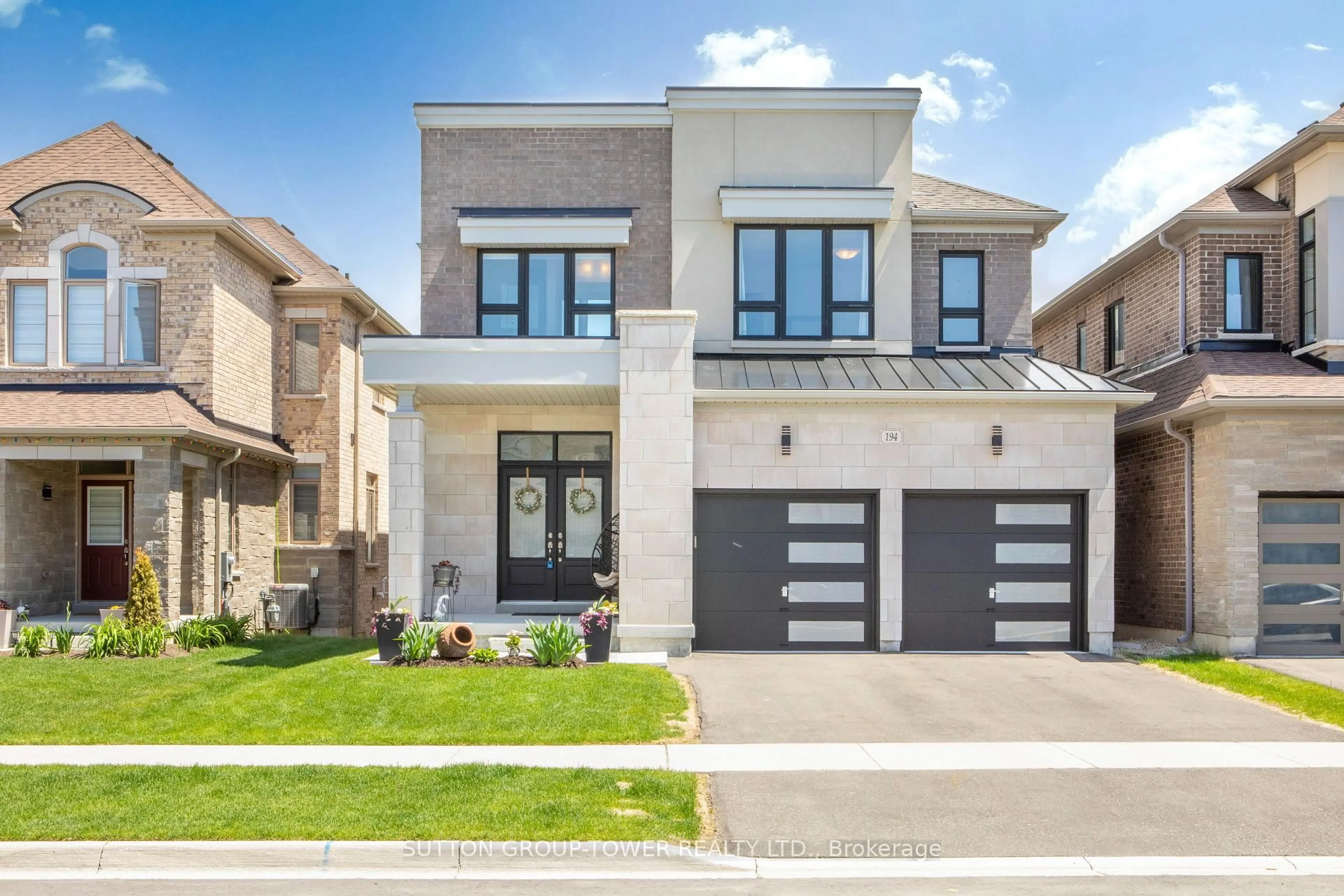 Home with brick exterior material, street for 194 Ferragine Cres, Bradford West Gwillimbury Ontario L3Z 4K1