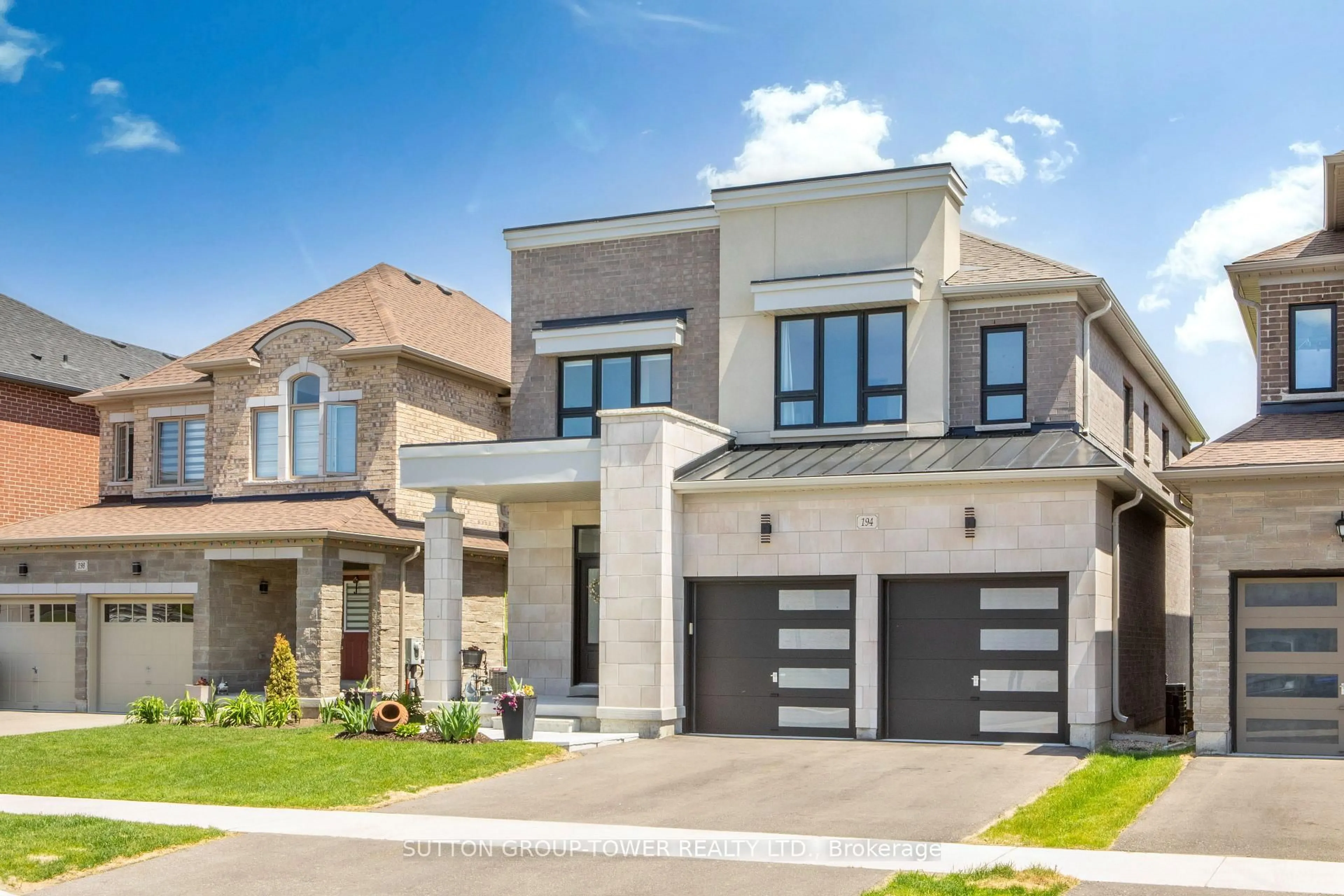 Home with brick exterior material, street for 194 Ferragine Cres, Bradford West Gwillimbury Ontario L3Z 4K1