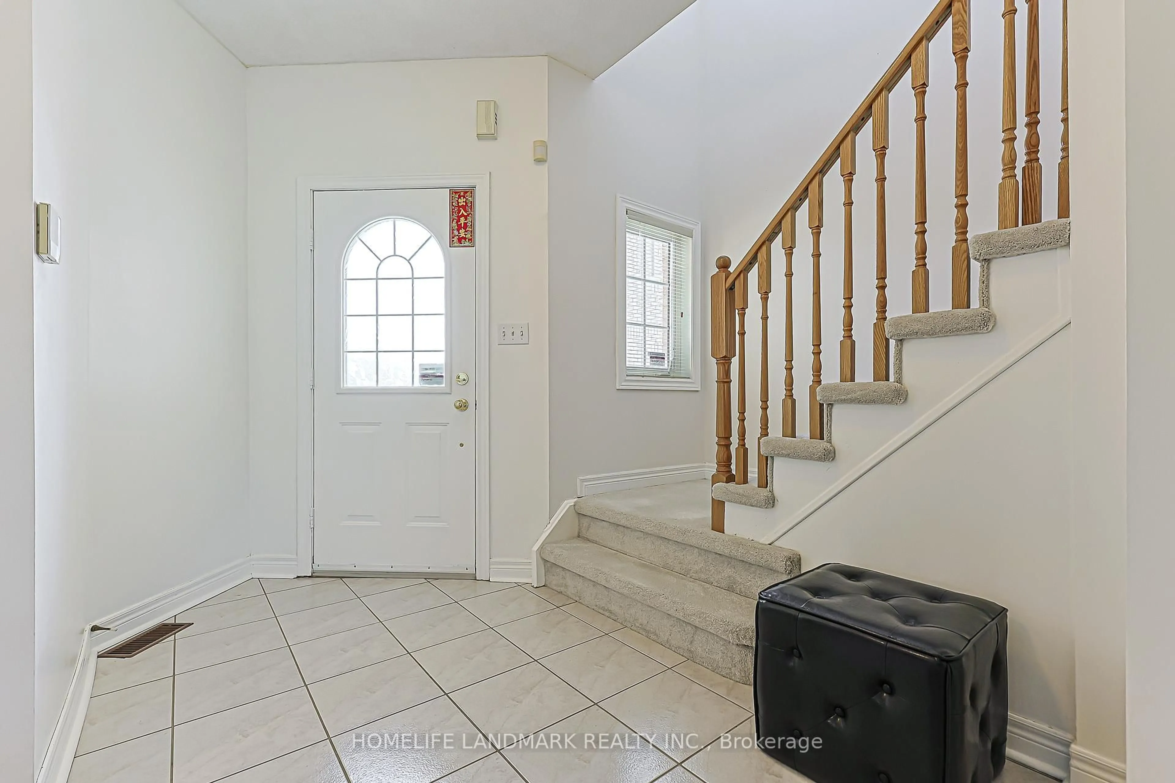 Indoor entryway for 81 Eastpine Dr, Markham Ontario L3R 4T2