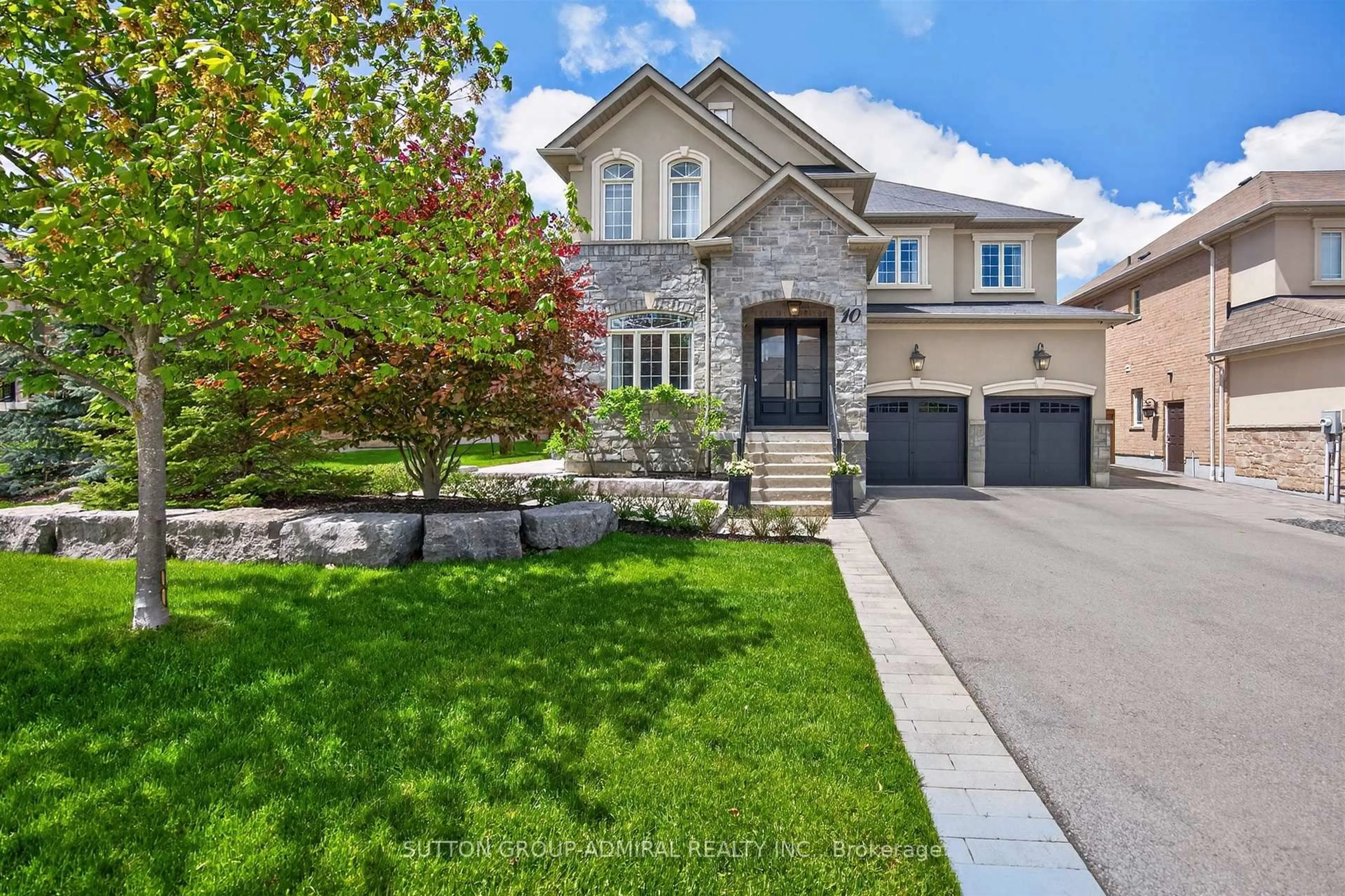 Home with brick exterior material, street for 10 Thomas Noble Crt, King Ontario L7B 0A3