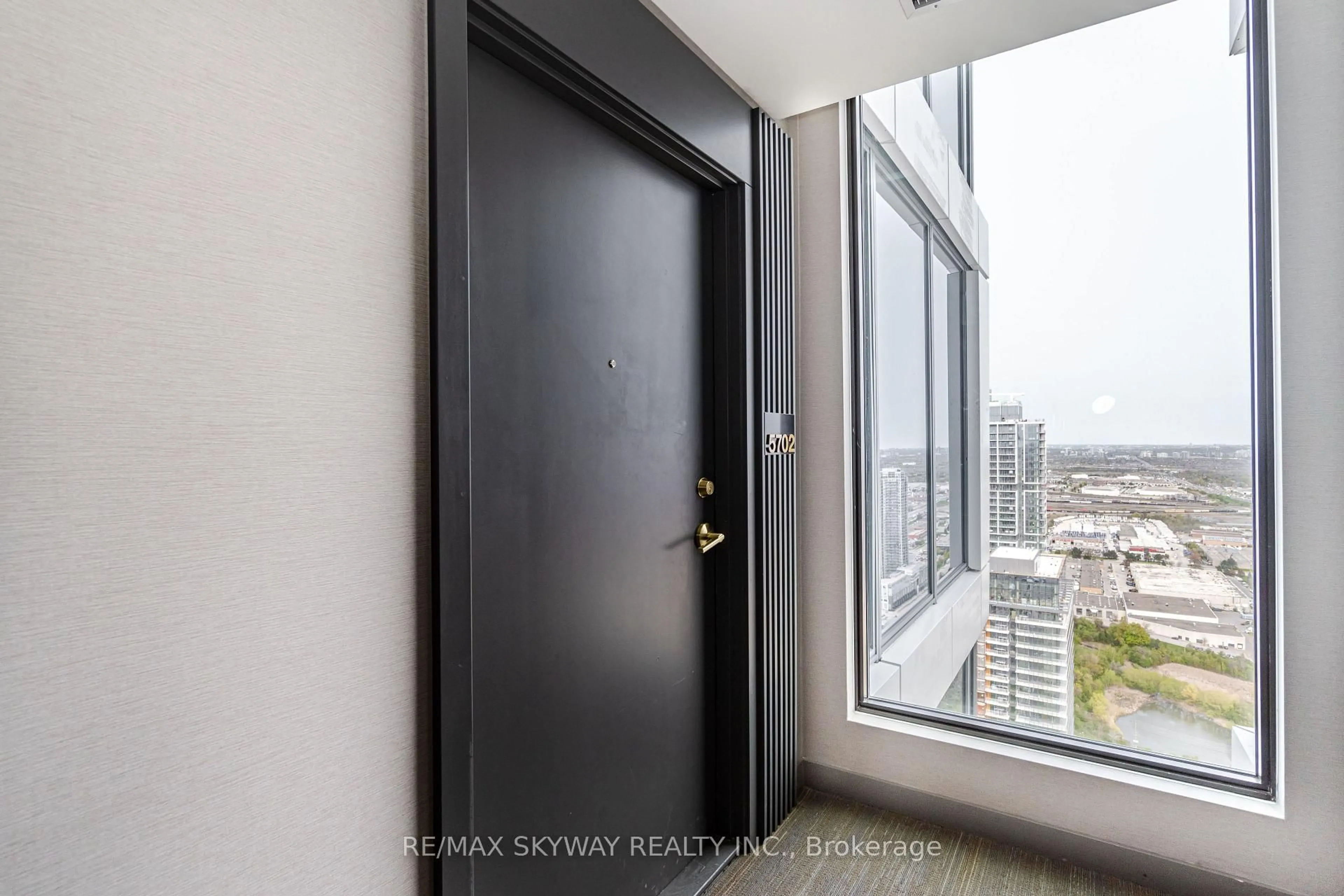 Indoor entryway for 5 Buttermill Ave #5702, Vaughan Ontario L4K 0J5