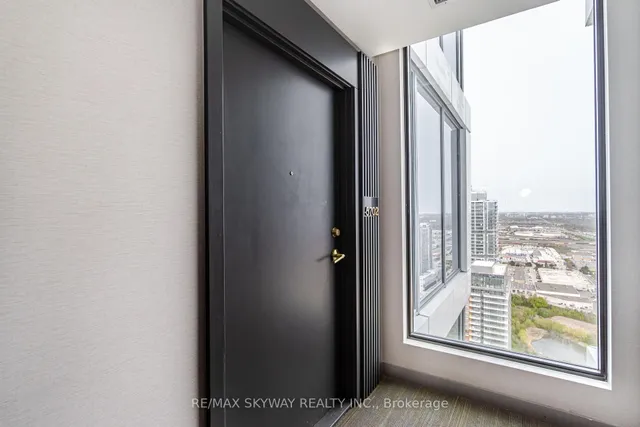 5 Buttermill Ave #5702, Vaughan 4