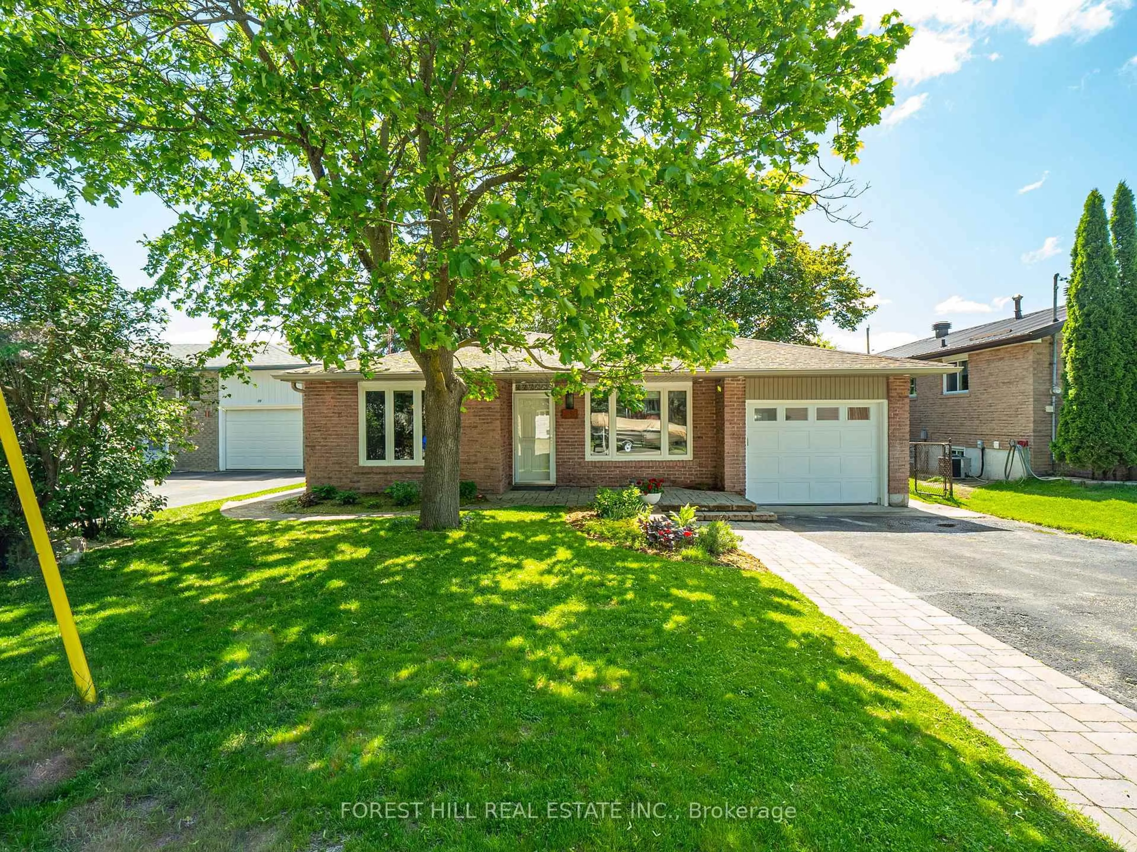 Home with brick exterior material, street for 35 Townsend Ave, Bradford West Gwillimbury Ontario L3Z 1X9
