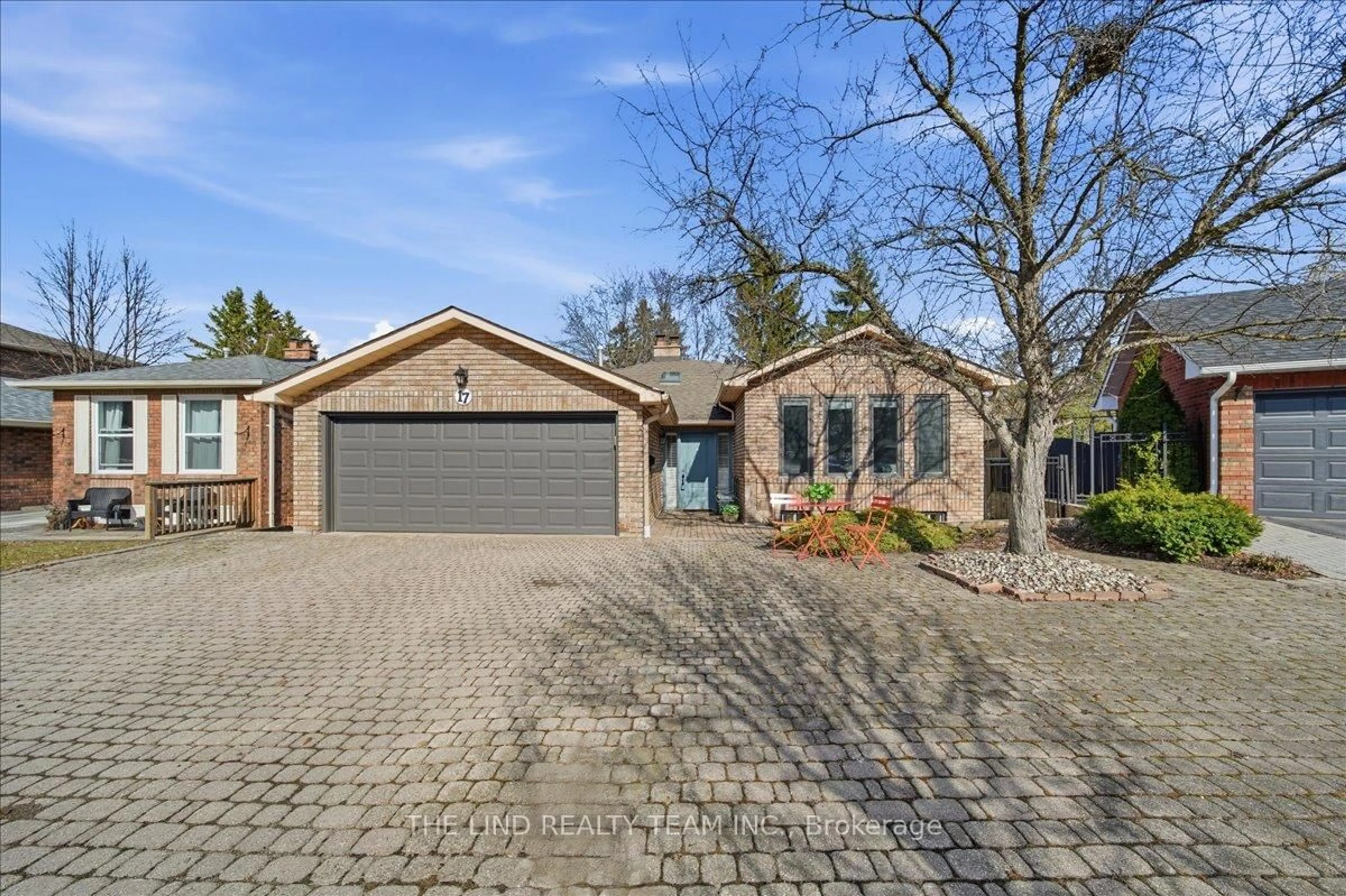 Unknown for 17 April Gdns, Aurora Ontario L4G 4R7