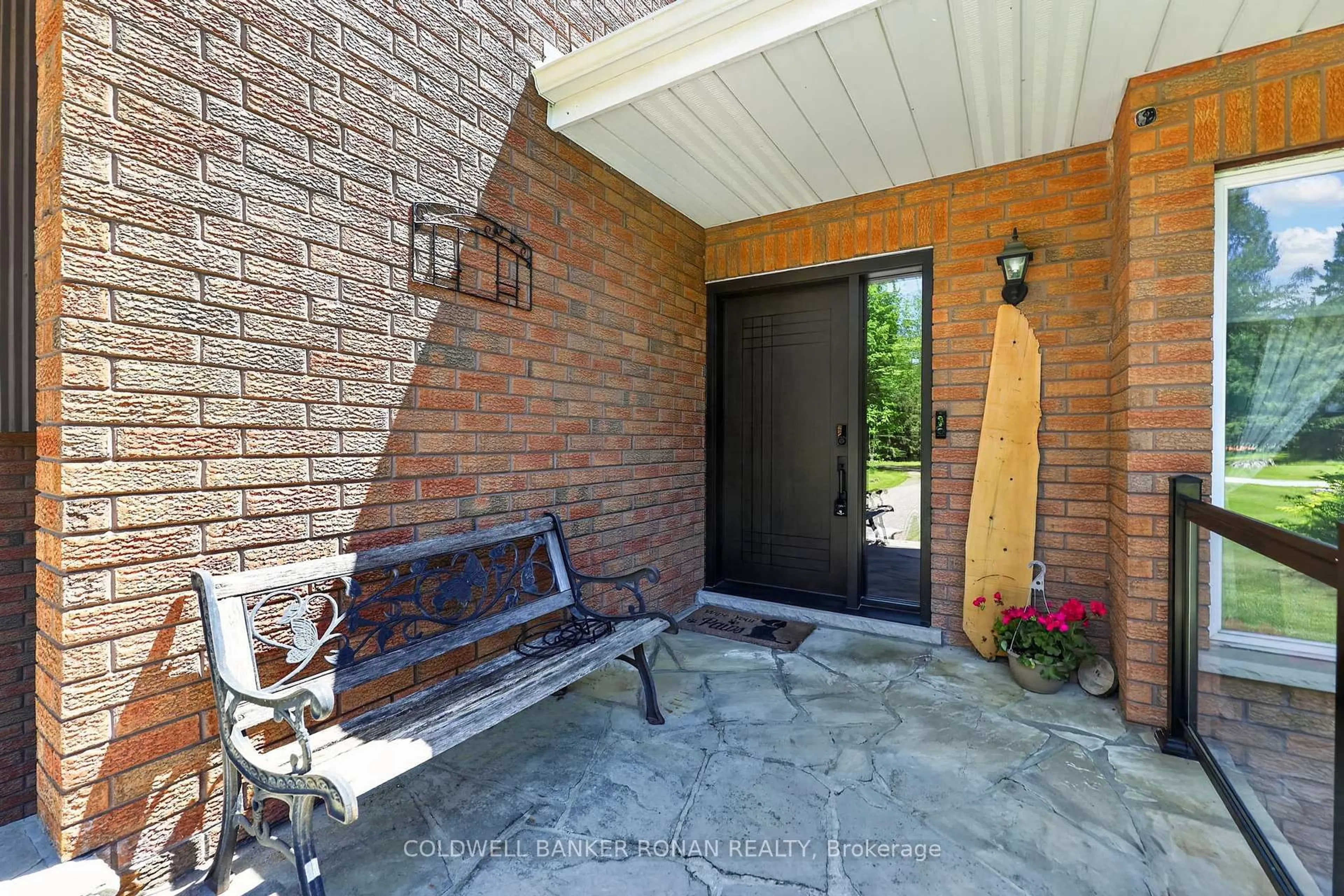 Indoor entryway for 5565 5th Line, New Tecumseth Ontario L0G 1W0