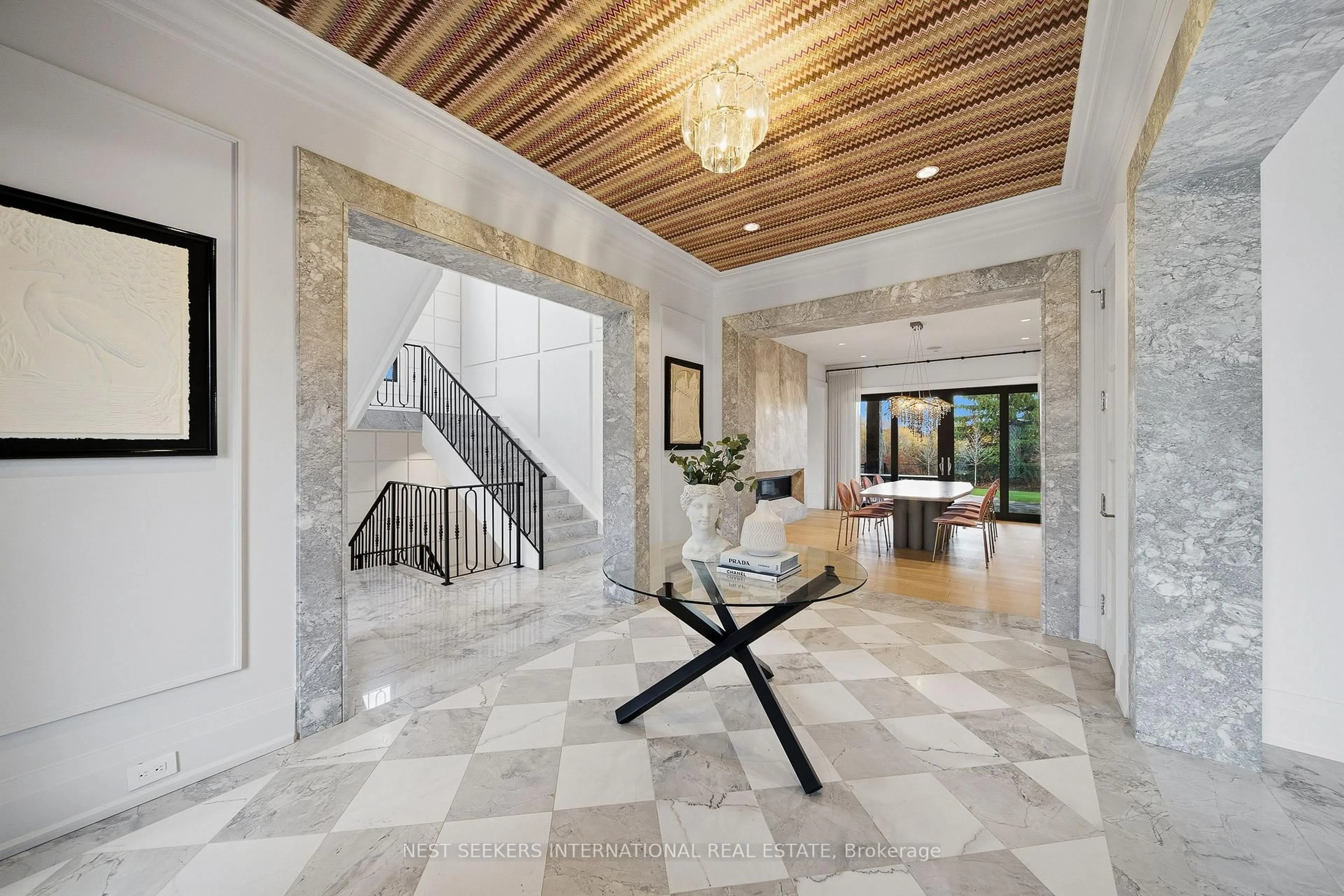 Indoor foyer for 165 Northern Pines Blvd, Vaughan Ontario L4H 4E5