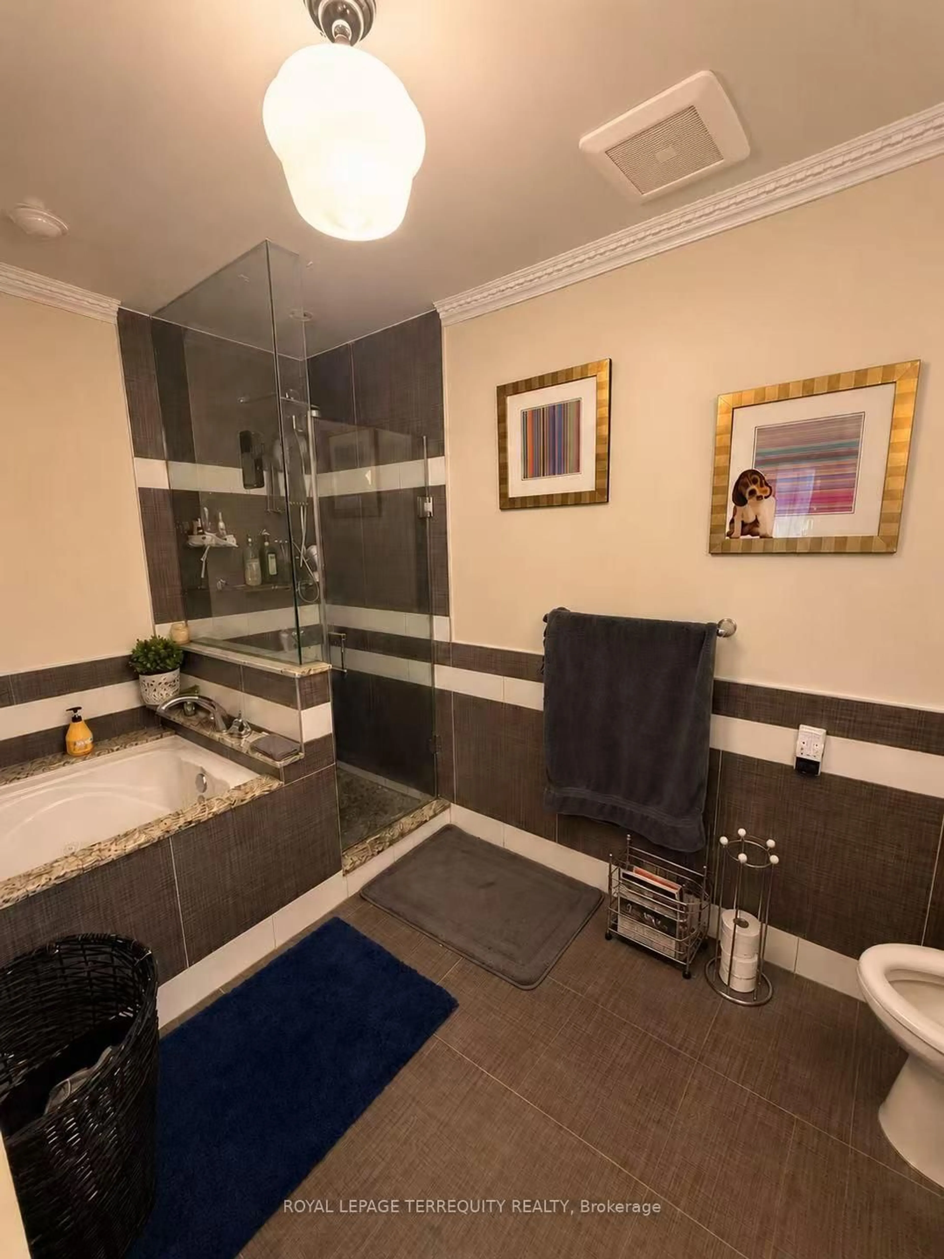 Standard bathroom, unknown for 304 Charlton Ave, Vaughan Ontario L4J 6H4